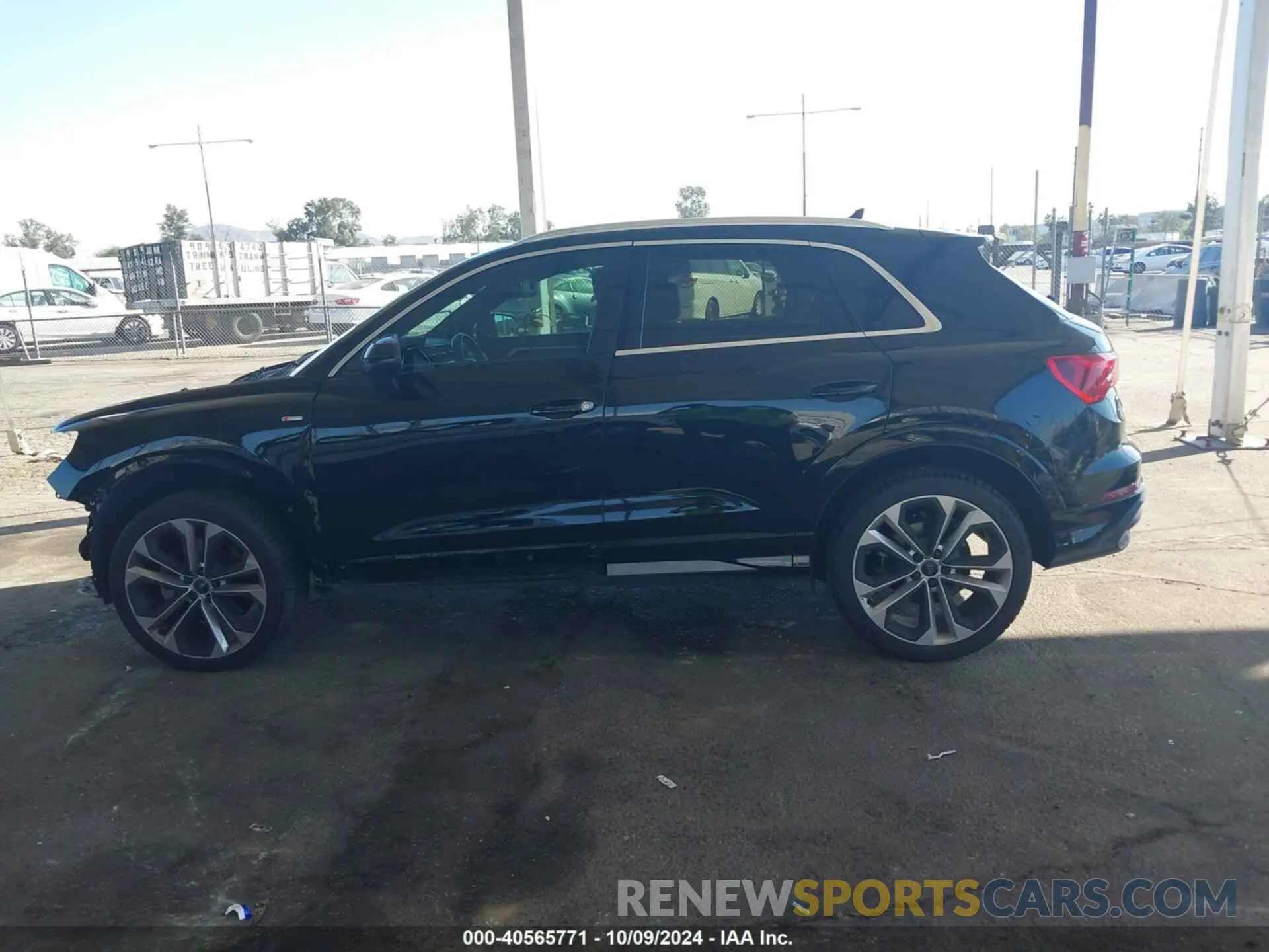 15 Photograph of a damaged car WA1FECF39L1088621 AUDI Q3 2020