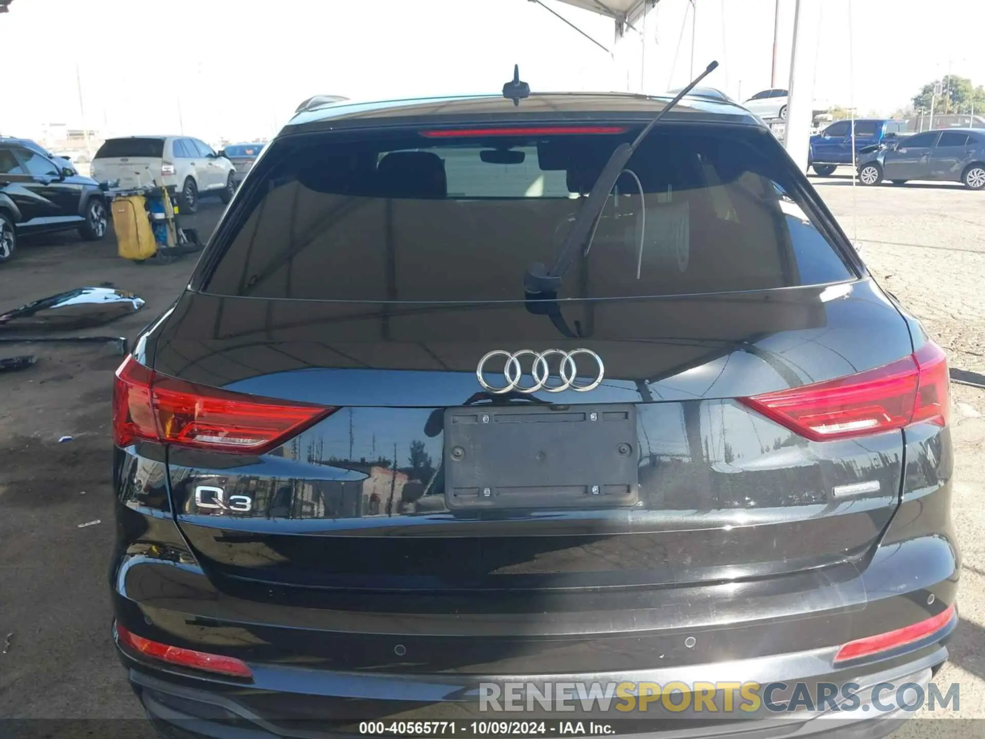 17 Photograph of a damaged car WA1FECF39L1088621 AUDI Q3 2020
