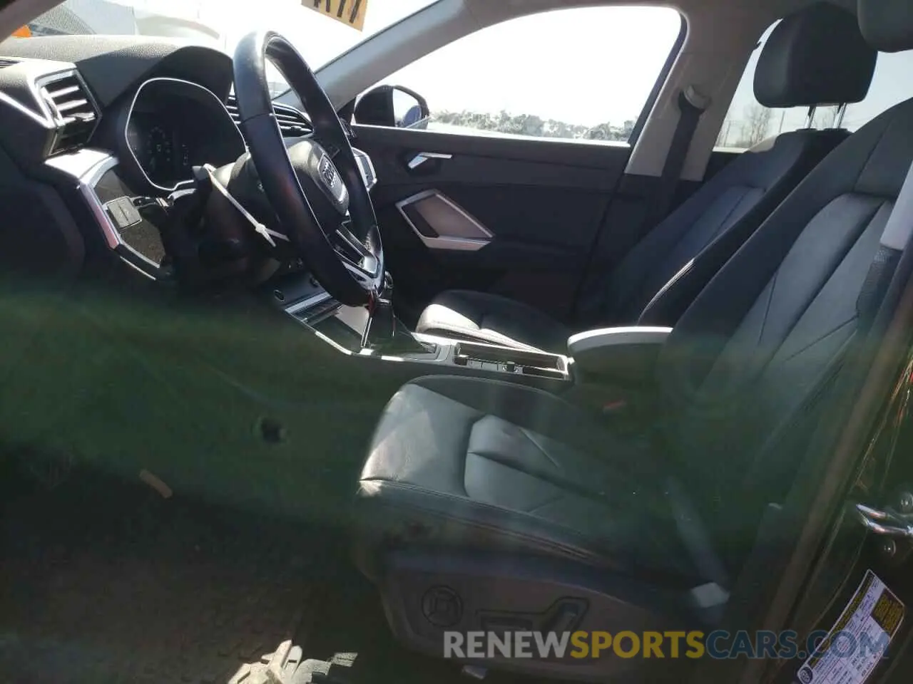 7 Photograph of a damaged car WA1AECF31M1023113 AUDI Q3 2021
