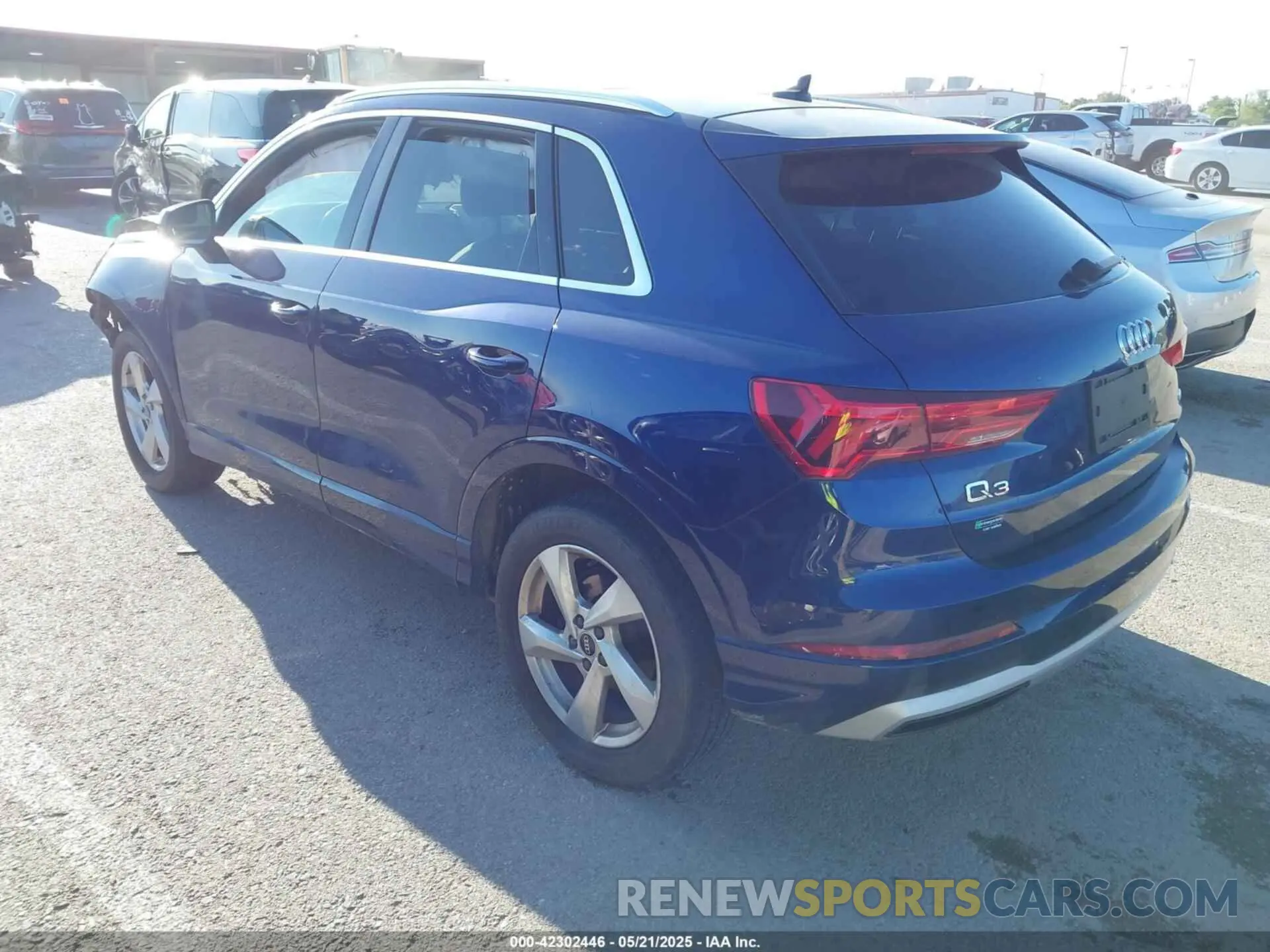 3 Photograph of a damaged car WA1AUCF31M1066532 AUDI Q3 2021