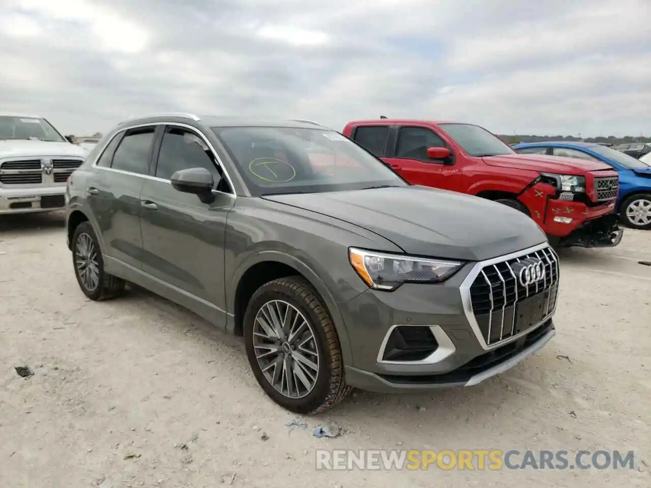 1 Photograph of a damaged car WA1AUCF31M1152178 AUDI Q3 2021