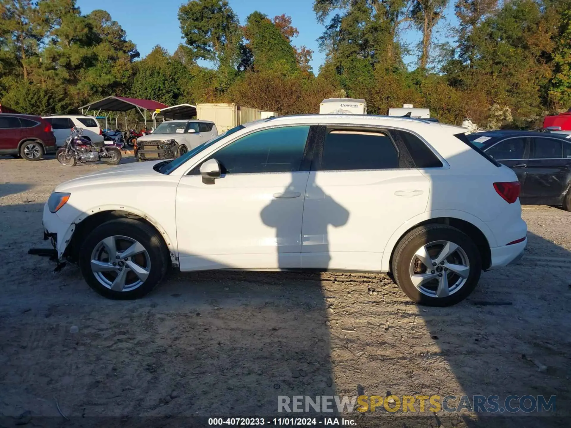 14 Photograph of a damaged car WA1AUCF32M1064255 AUDI Q3 2021