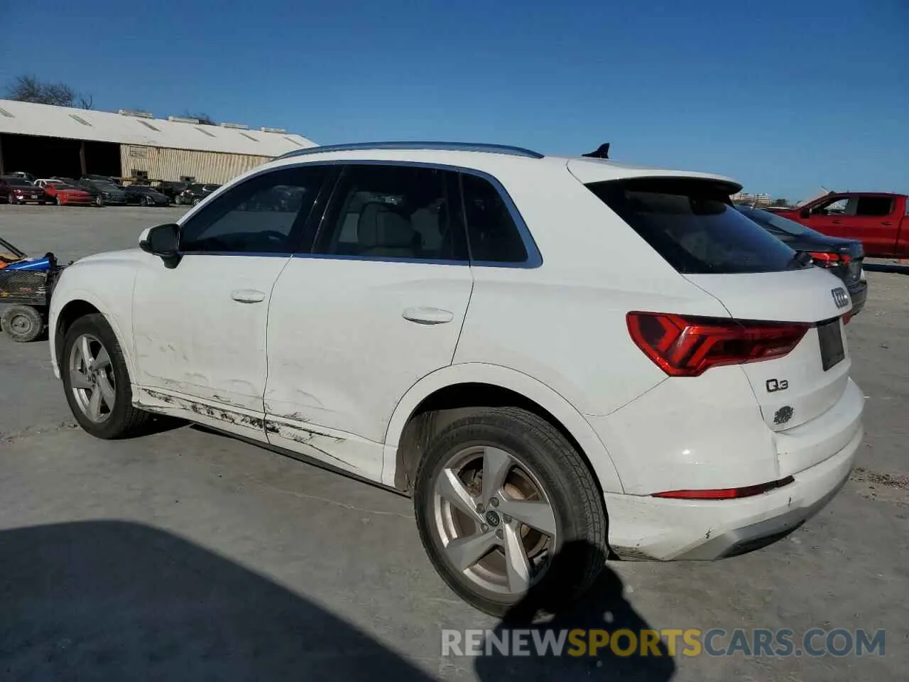 2 Photograph of a damaged car WA1AUCF32M1067589 AUDI Q3 2021