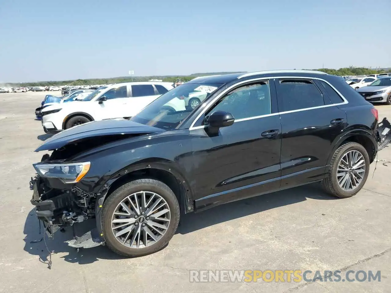 1 Photograph of a damaged car WA1AUCF32M1086031 AUDI Q3 2021