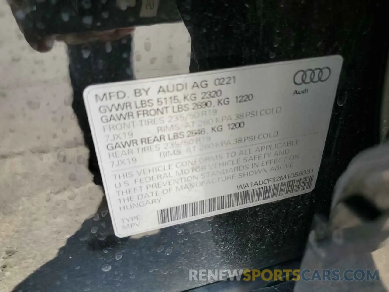 14 Photograph of a damaged car WA1AUCF32M1086031 AUDI Q3 2021