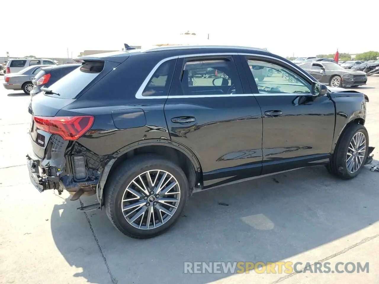 3 Photograph of a damaged car WA1AUCF32M1086031 AUDI Q3 2021