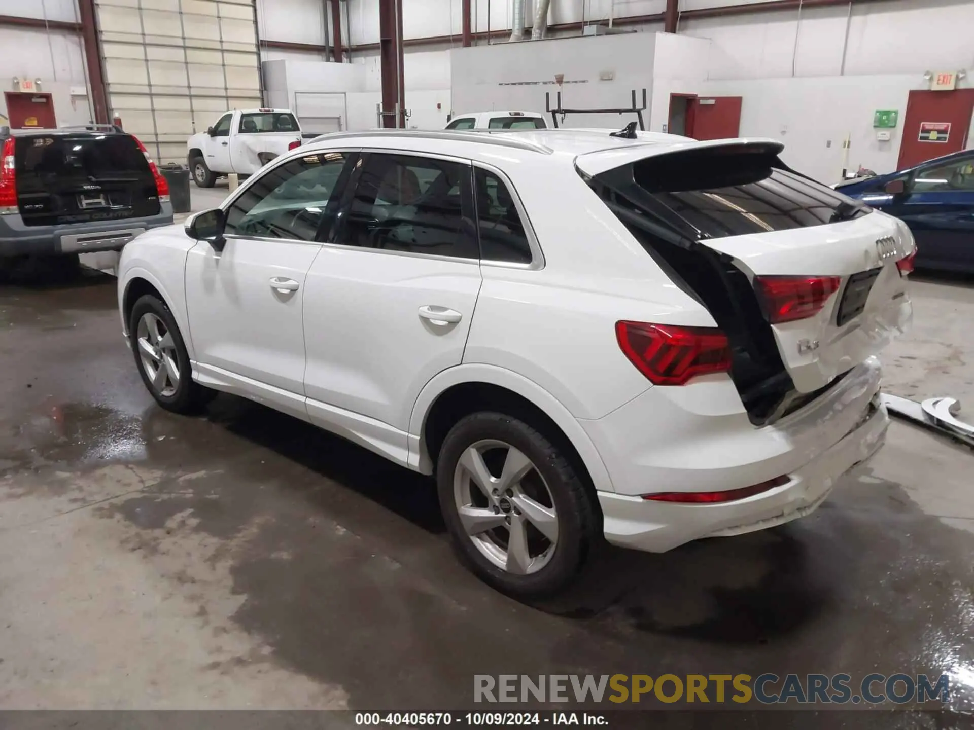 3 Photograph of a damaged car WA1AUCF32M1095165 AUDI Q3 2021