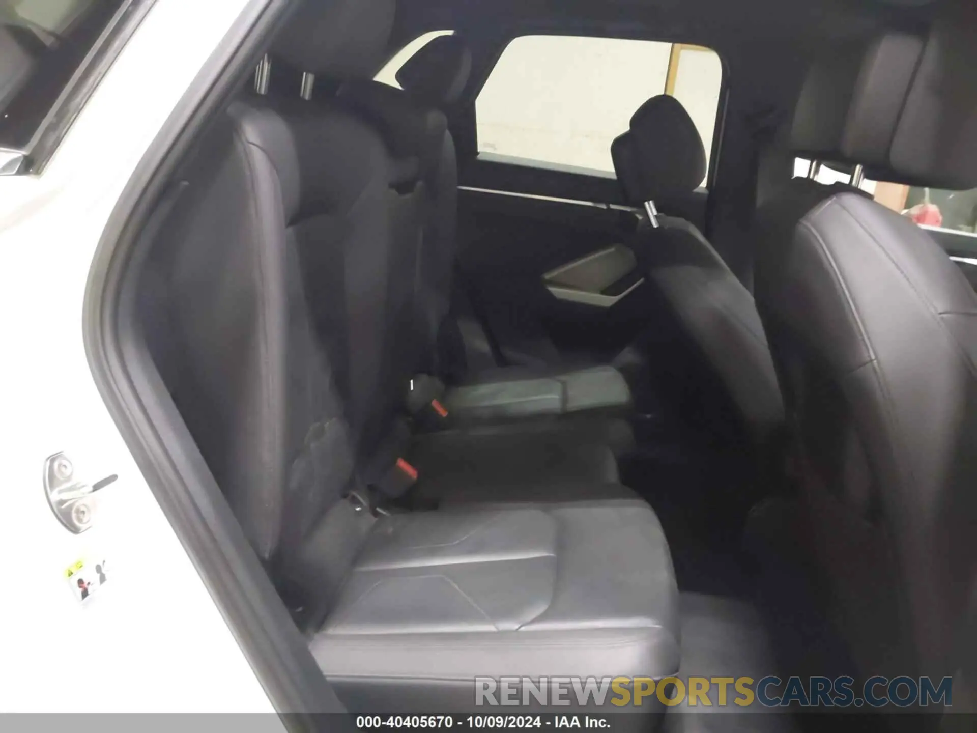 8 Photograph of a damaged car WA1AUCF32M1095165 AUDI Q3 2021