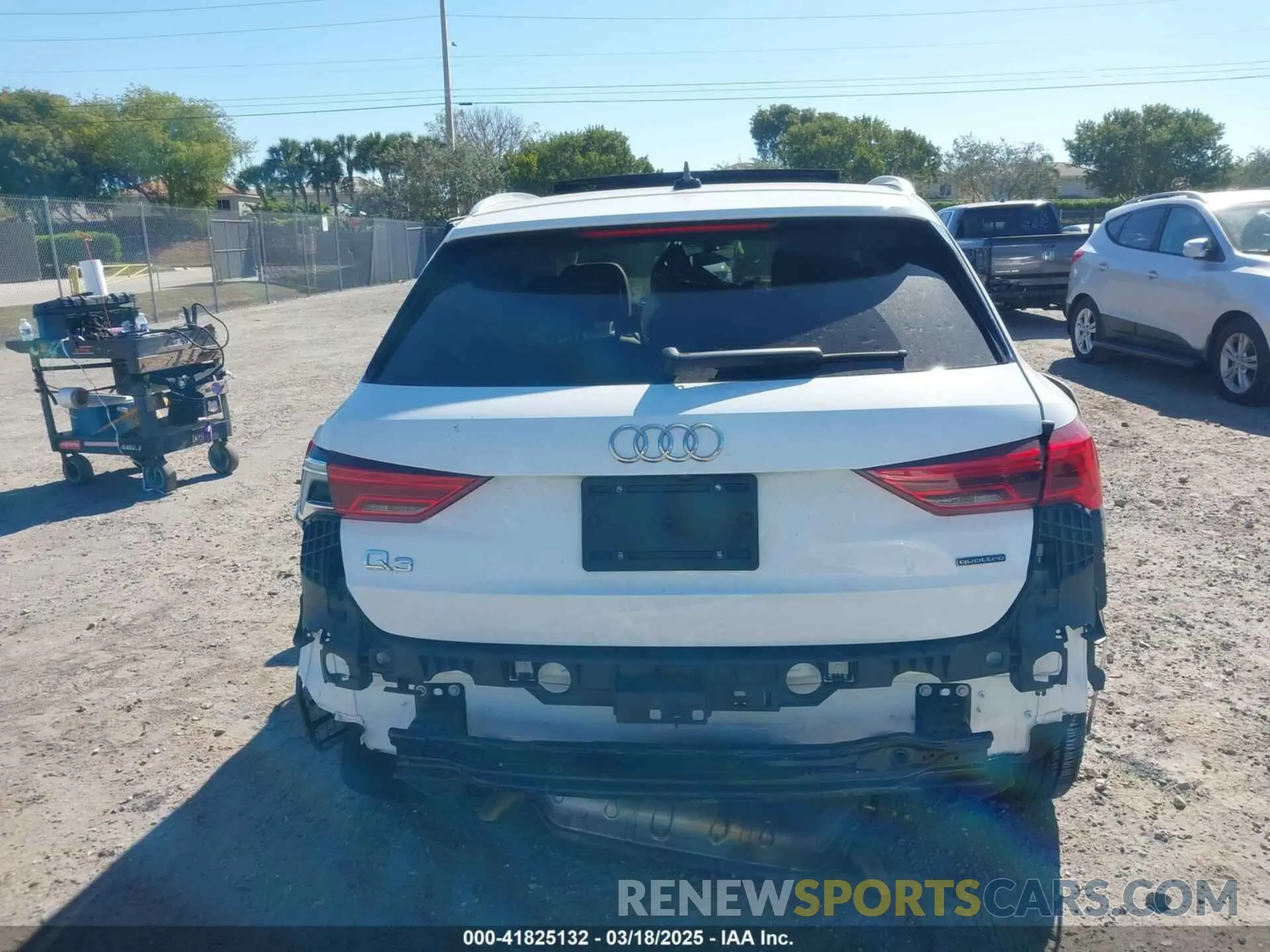 16 Photograph of a damaged car WA1AUCF32M1097059 AUDI Q3 2021