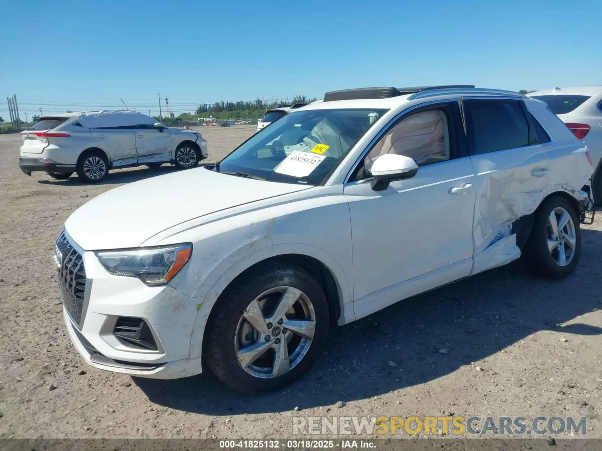 2 Photograph of a damaged car WA1AUCF32M1097059 AUDI Q3 2021