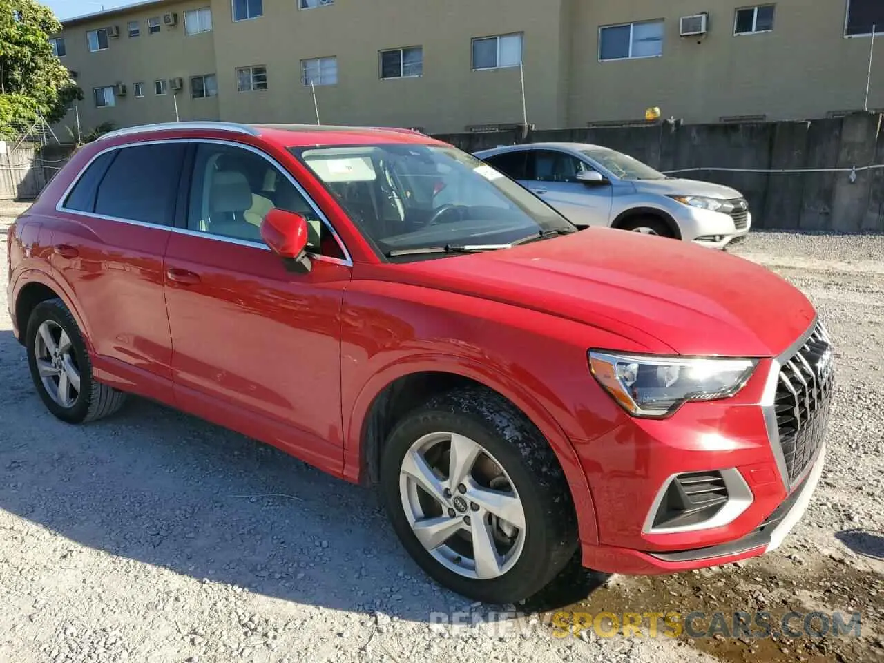 4 Photograph of a damaged car WA1AUCF33M1062126 AUDI Q3 2021