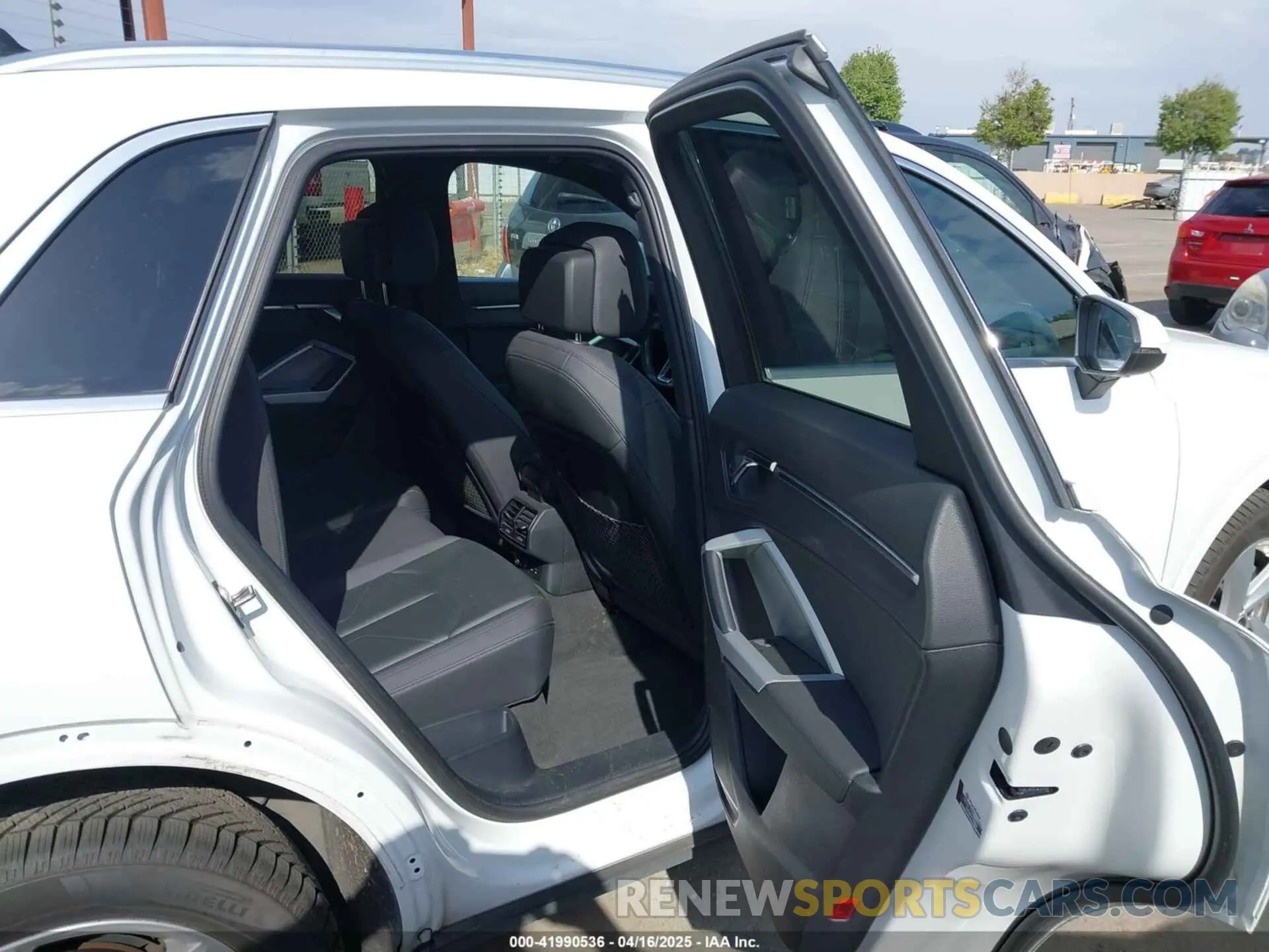 8 Photograph of a damaged car WA1AUCF33M1090847 AUDI Q3 2021