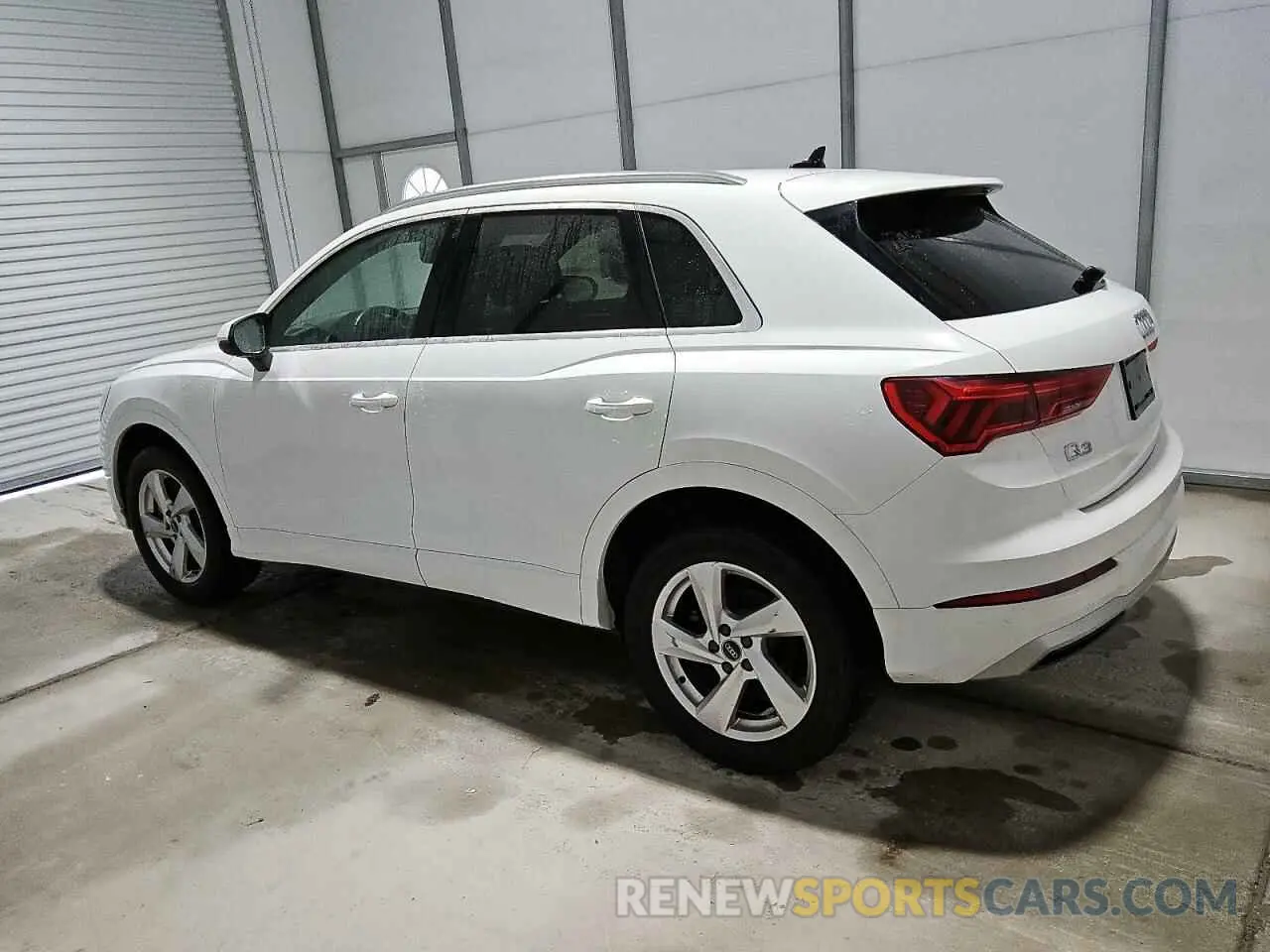 2 Photograph of a damaged car WA1AUCF34M1090677 AUDI Q3 2021