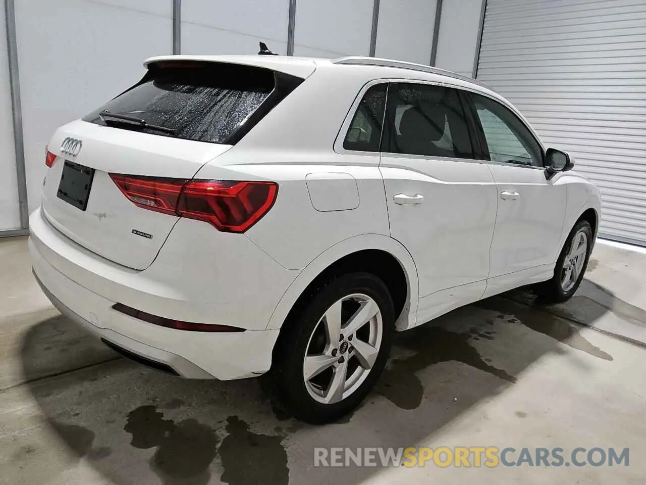 3 Photograph of a damaged car WA1AUCF34M1090677 AUDI Q3 2021