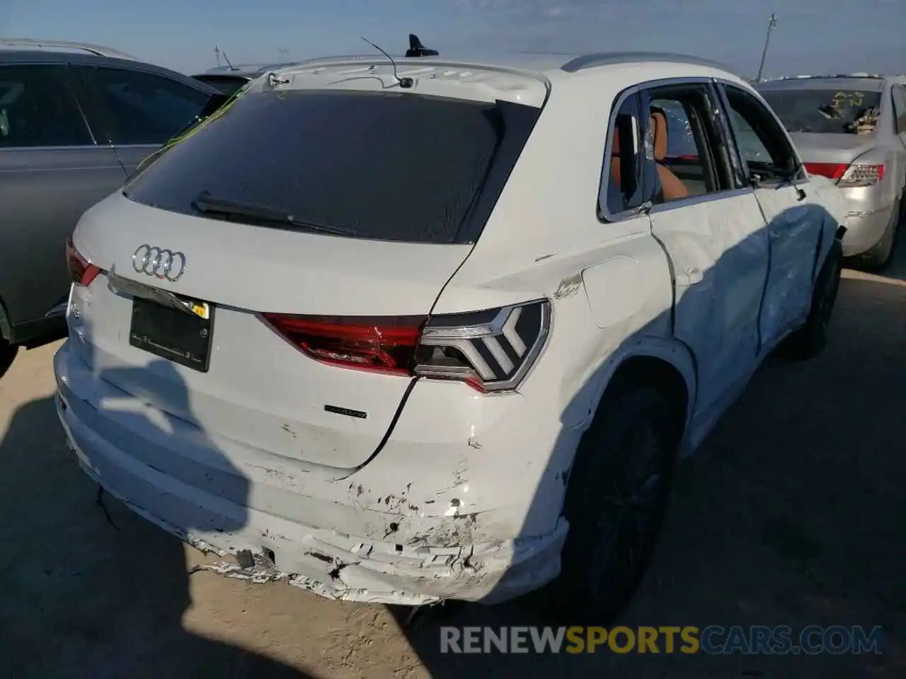 4 Photograph of a damaged car WA1AUCF34M1149002 AUDI Q3 2021