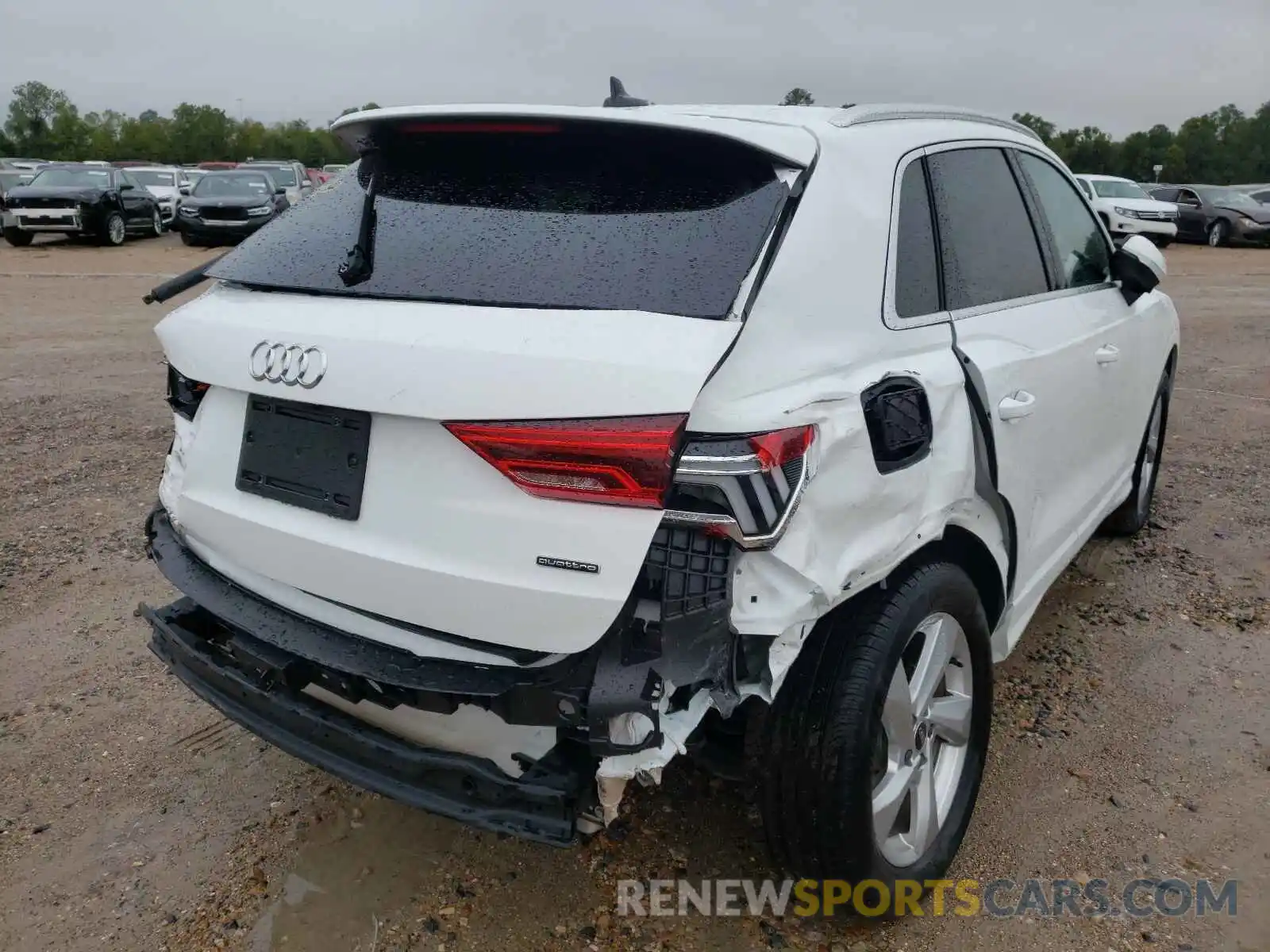 4 Photograph of a damaged car WA1AUCF35M1061298 AUDI Q3 2021