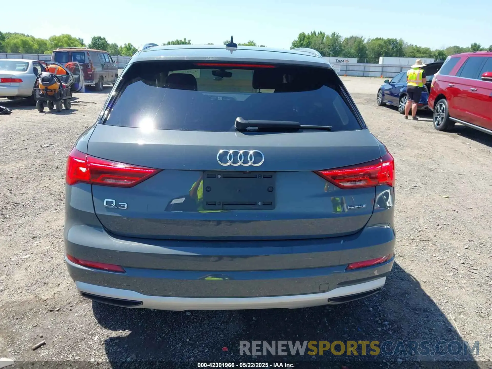 16 Photograph of a damaged car WA1AUCF35M1065609 AUDI Q3 2021