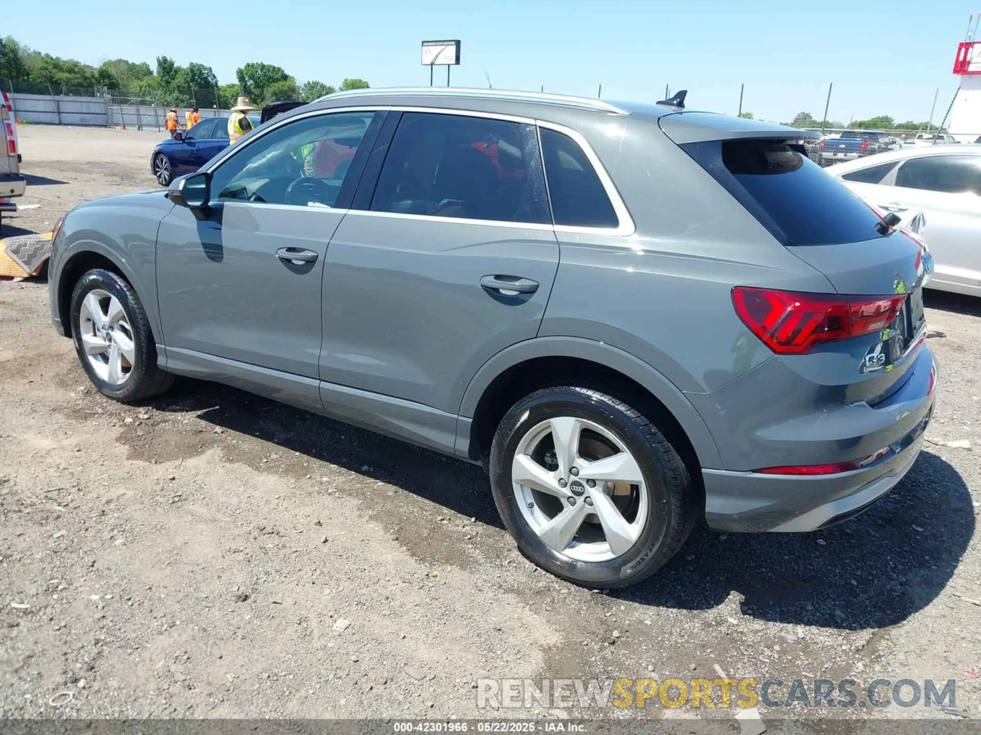 3 Photograph of a damaged car WA1AUCF35M1065609 AUDI Q3 2021