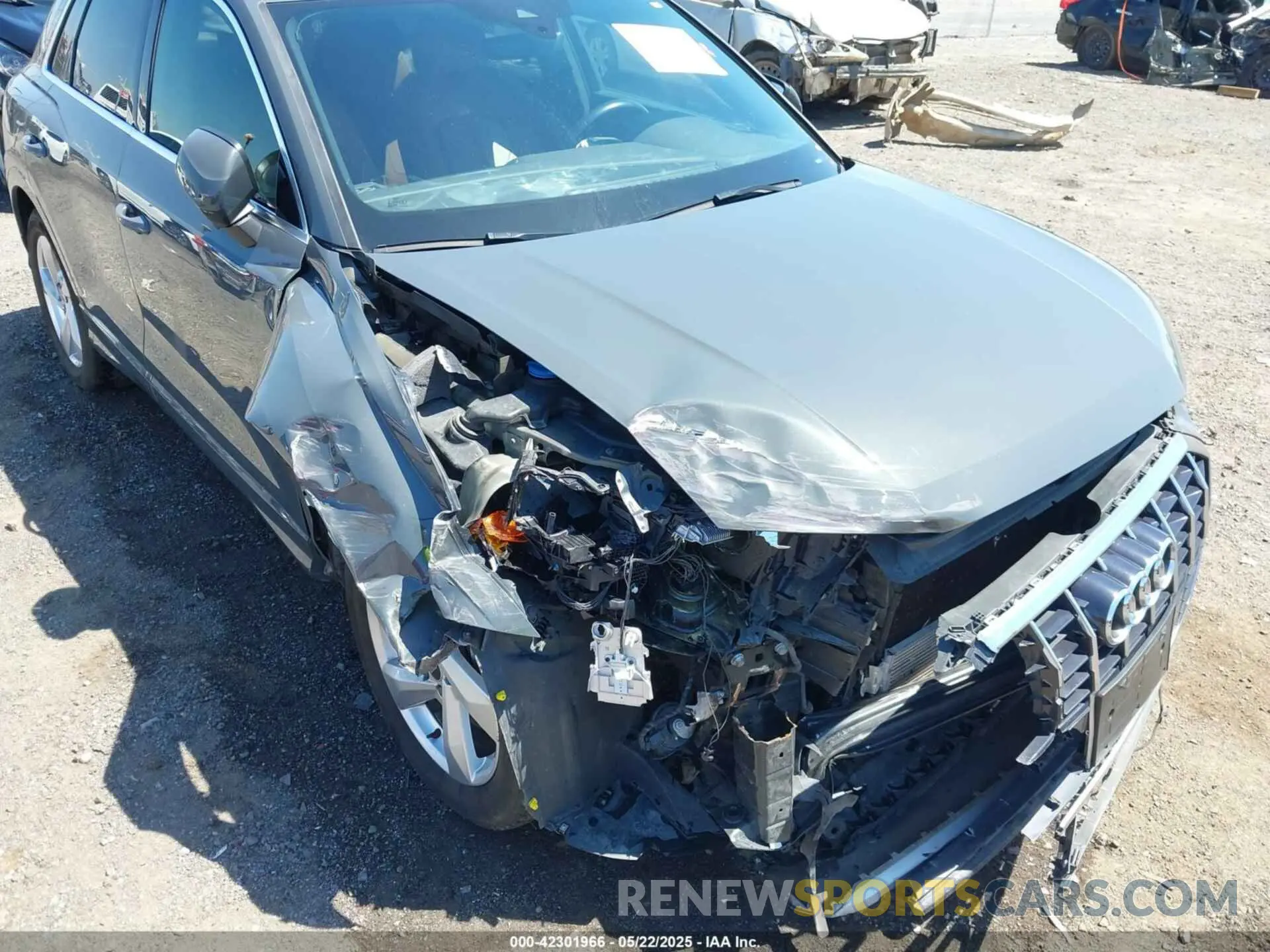 6 Photograph of a damaged car WA1AUCF35M1065609 AUDI Q3 2021