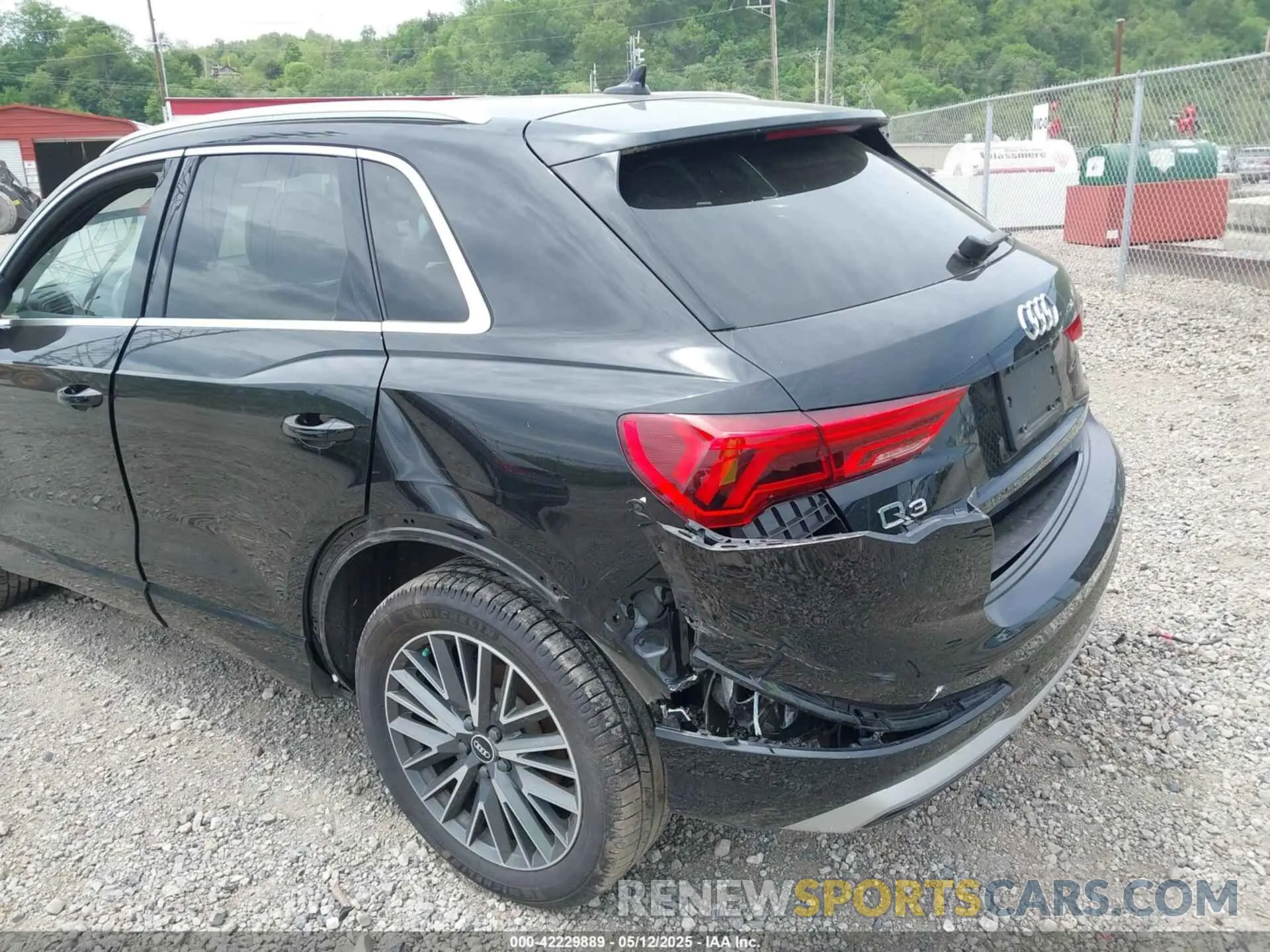 6 Photograph of a damaged car WA1AUCF35M1071216 AUDI Q3 2021