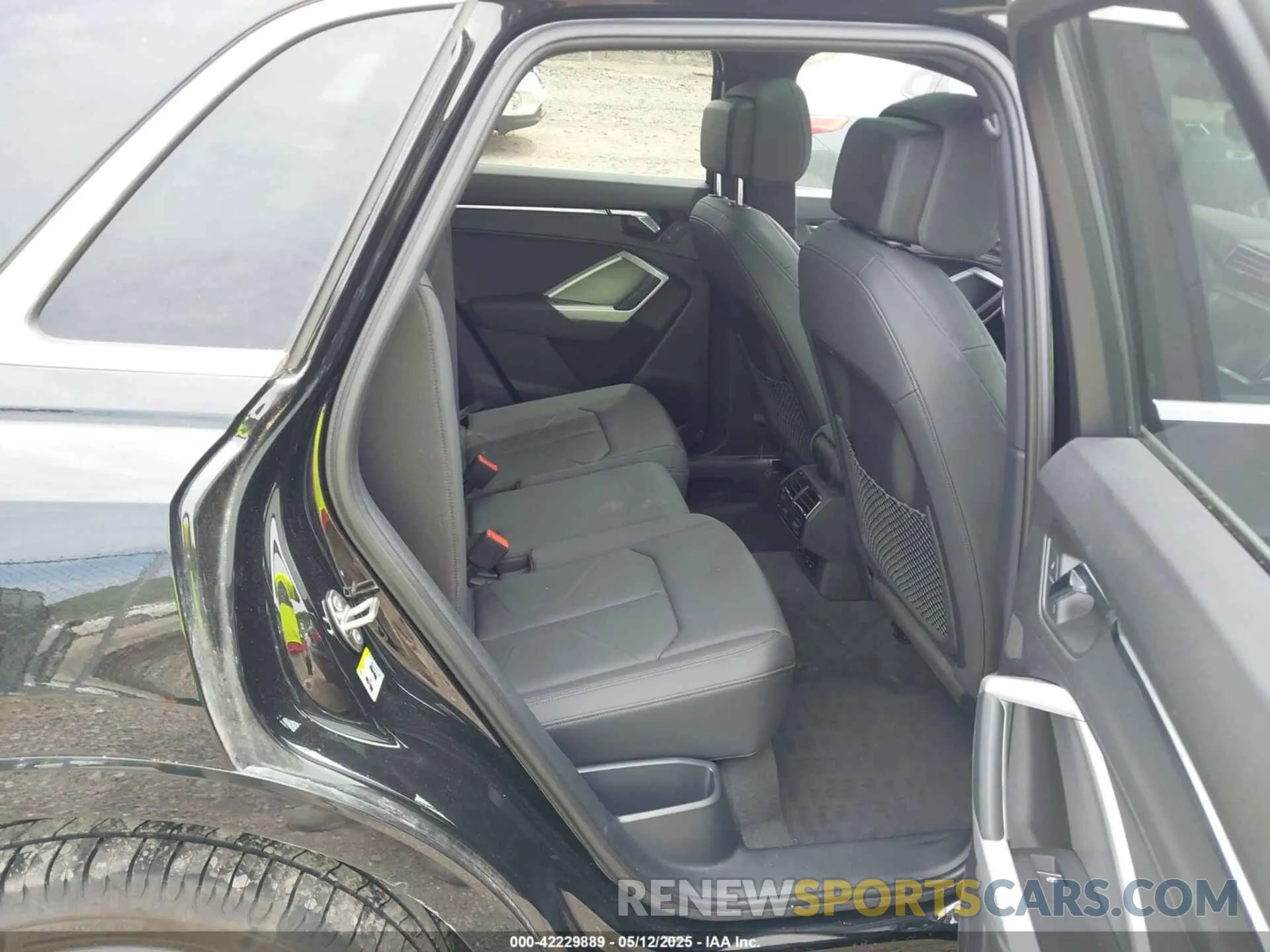 8 Photograph of a damaged car WA1AUCF35M1071216 AUDI Q3 2021
