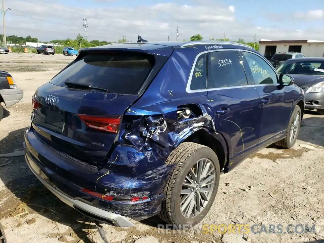 4 Photograph of a damaged car WA1AUCF35M1105624 AUDI Q3 2021