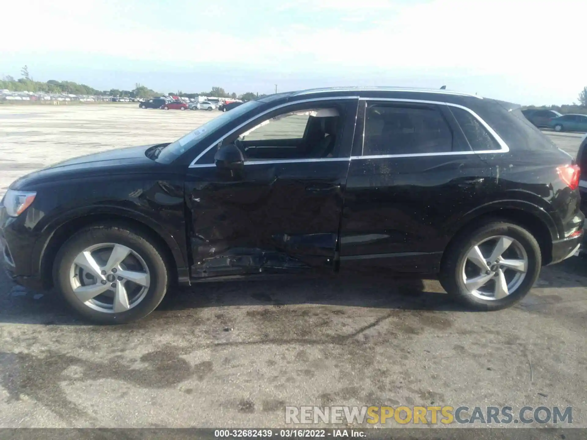 6 Photograph of a damaged car WA1AUCF36M1062251 AUDI Q3 2021