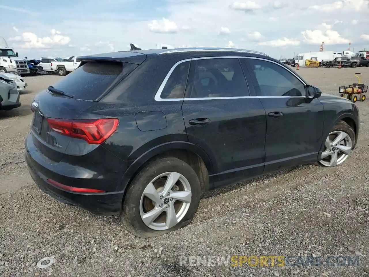 3 Photograph of a damaged car WA1AUCF36M1066249 AUDI Q3 2021