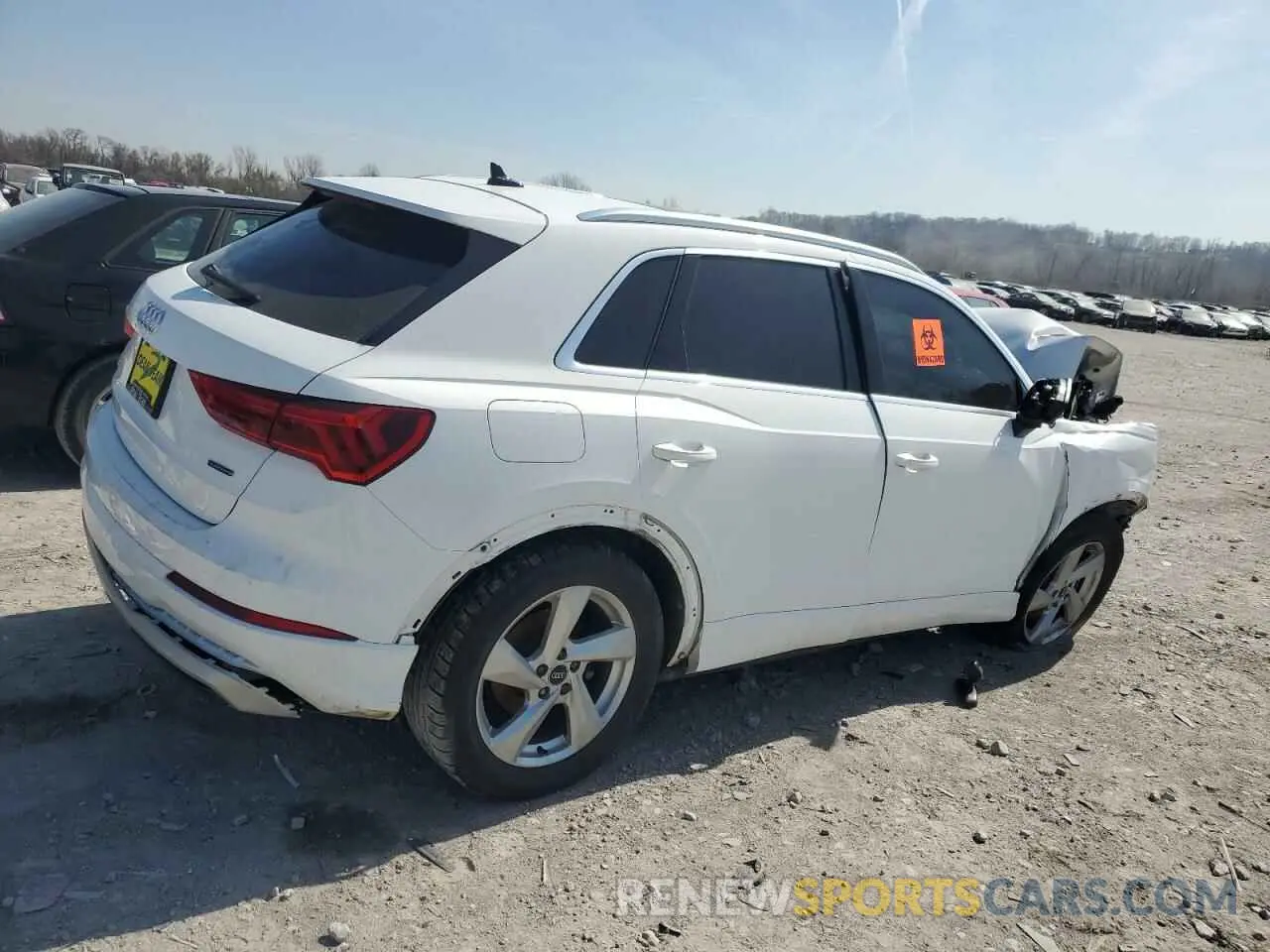 3 Photograph of a damaged car WA1AUCF36M1097372 AUDI Q3 2021