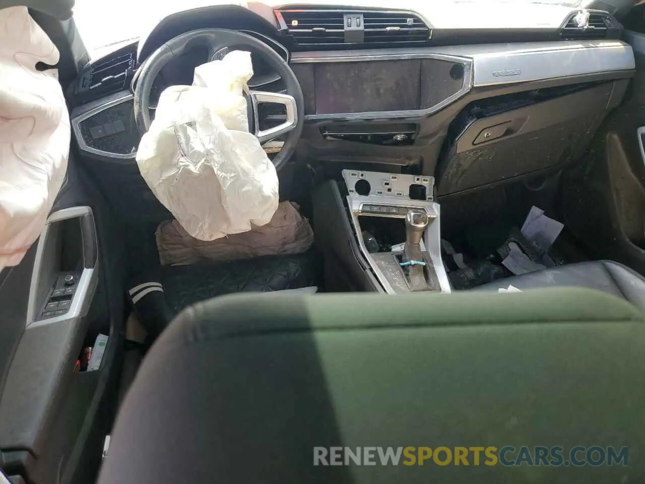 8 Photograph of a damaged car WA1AUCF36M1097372 AUDI Q3 2021