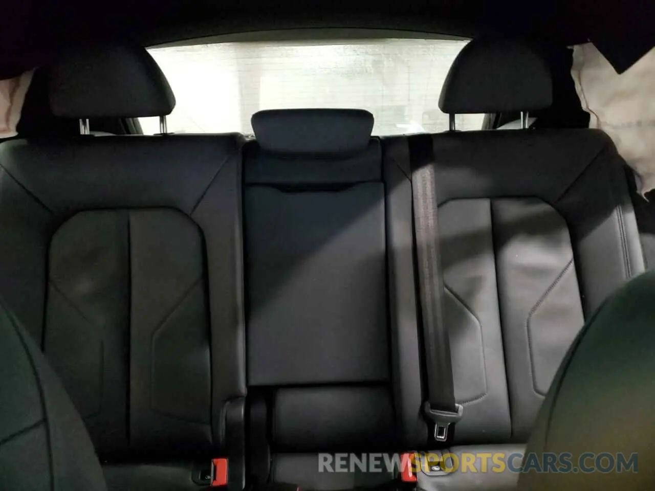 10 Photograph of a damaged car WA1AUCF36M1154248 AUDI Q3 2021