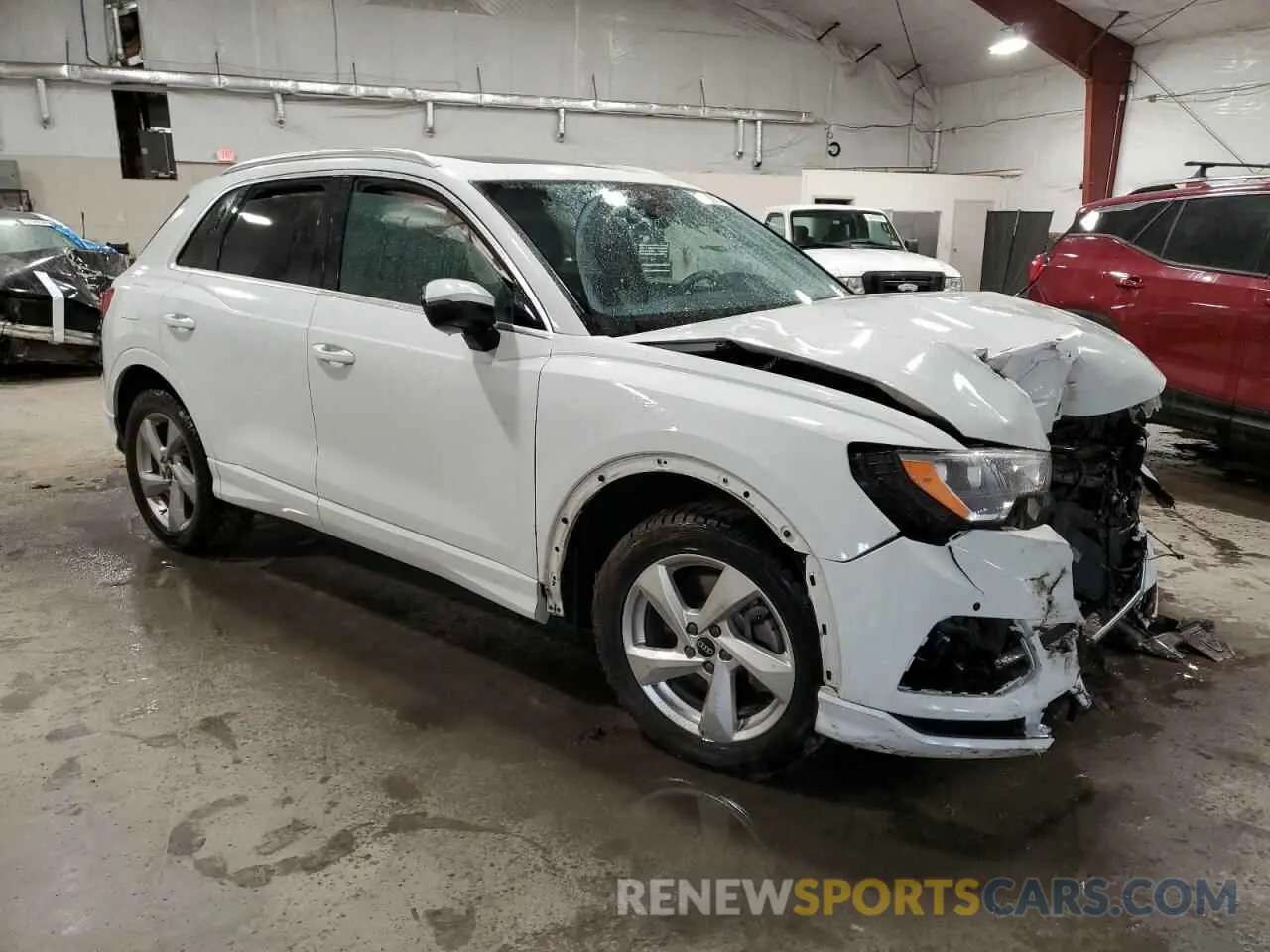 4 Photograph of a damaged car WA1AUCF36M1154248 AUDI Q3 2021