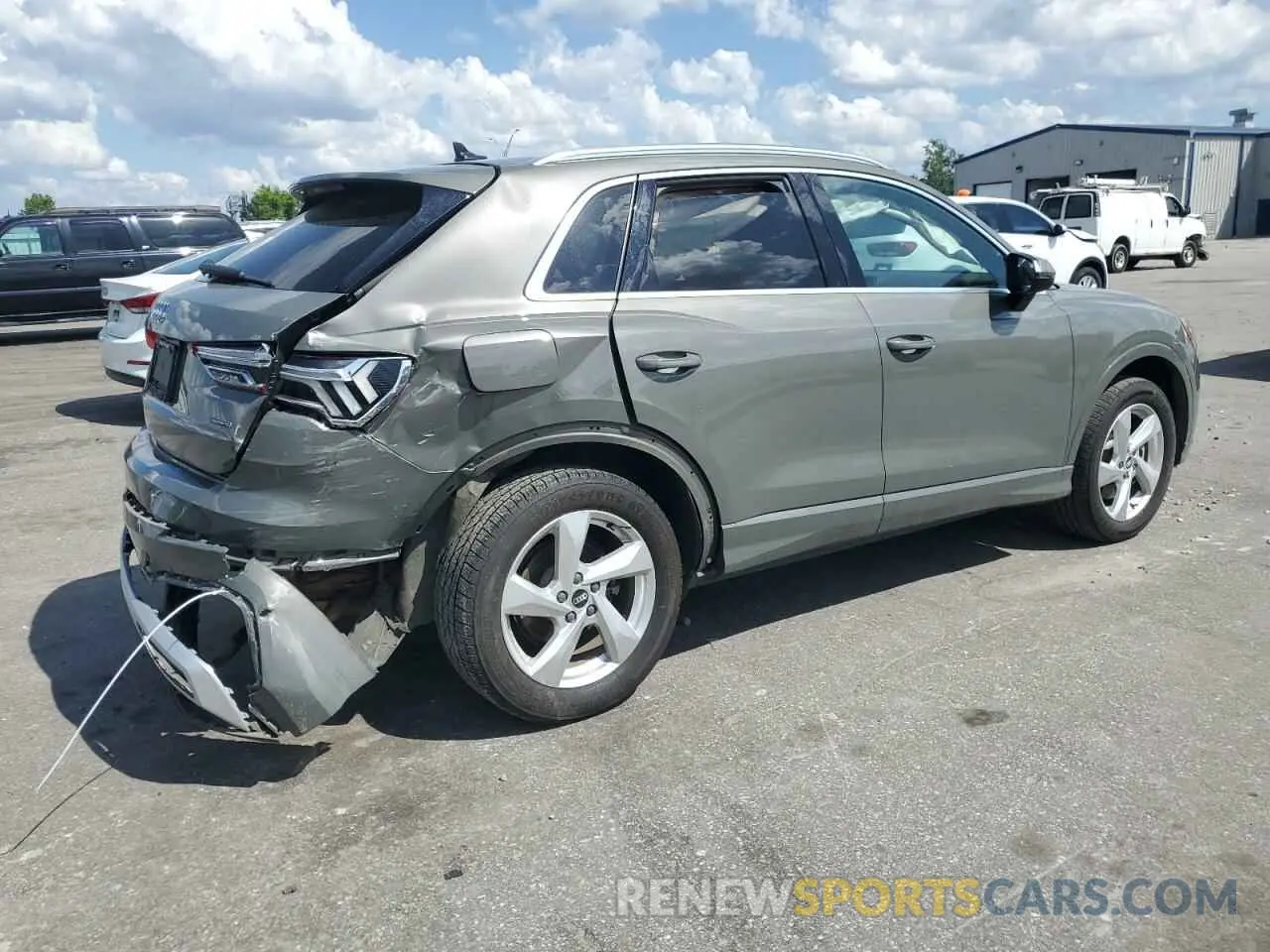 3 Photograph of a damaged car WA1AUCF37M1067054 AUDI Q3 2021