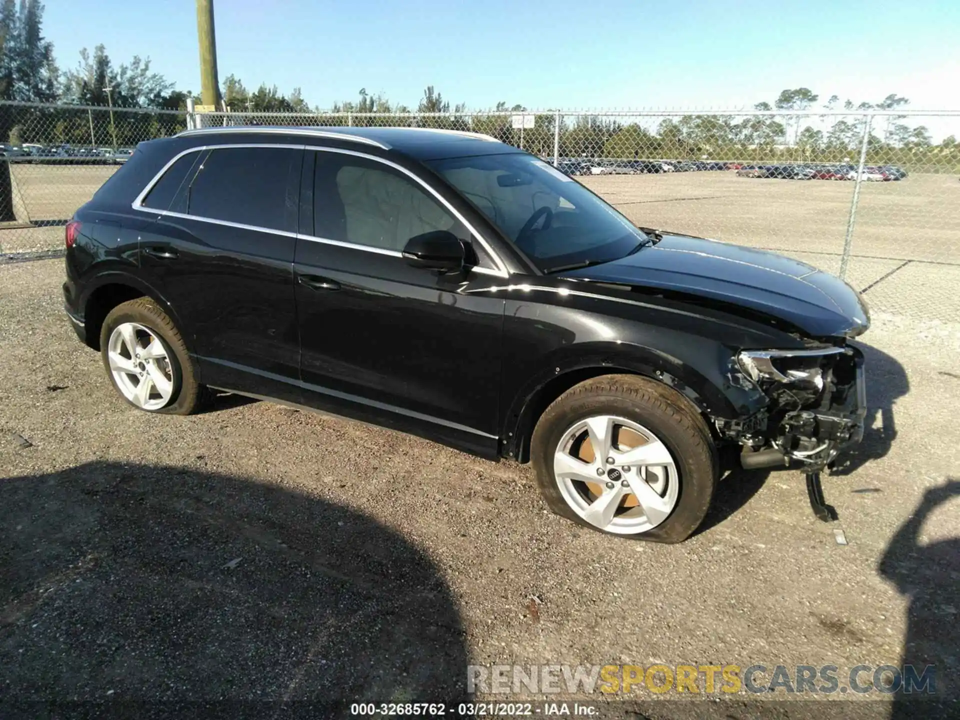 1 Photograph of a damaged car WA1AUCF37M1086218 AUDI Q3 2021