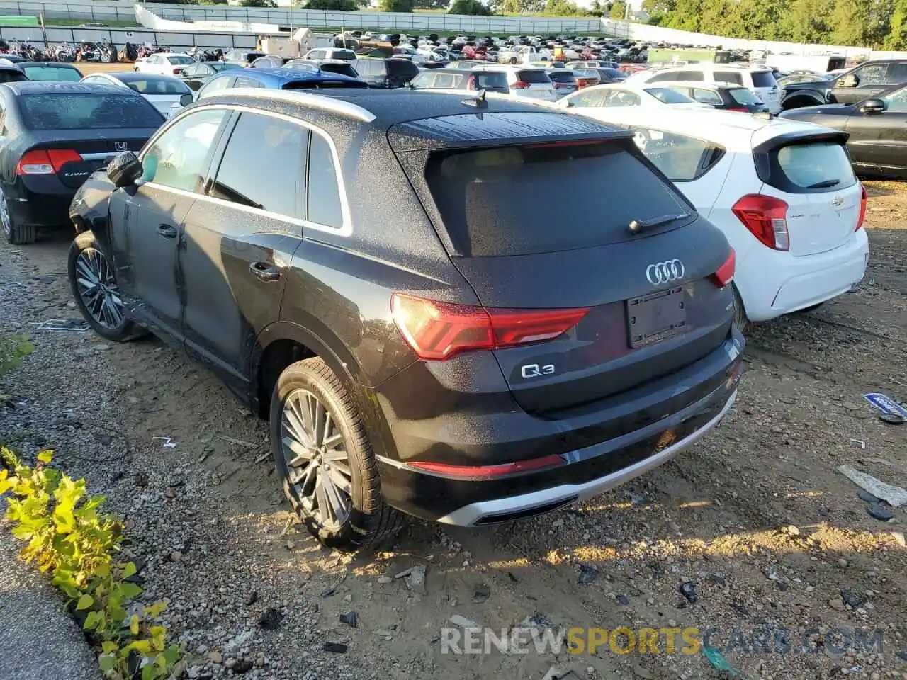 3 Photograph of a damaged car WA1AUCF38M1153182 AUDI Q3 2021