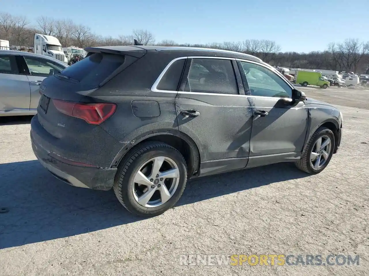 3 Photograph of a damaged car WA1AUCF39M1059473 AUDI Q3 2021