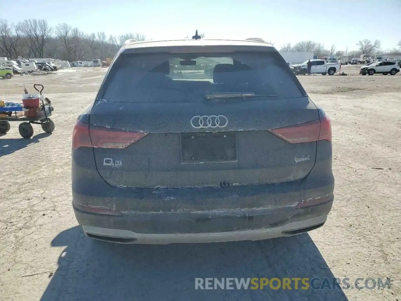 6 Photograph of a damaged car WA1AUCF39M1059473 AUDI Q3 2021