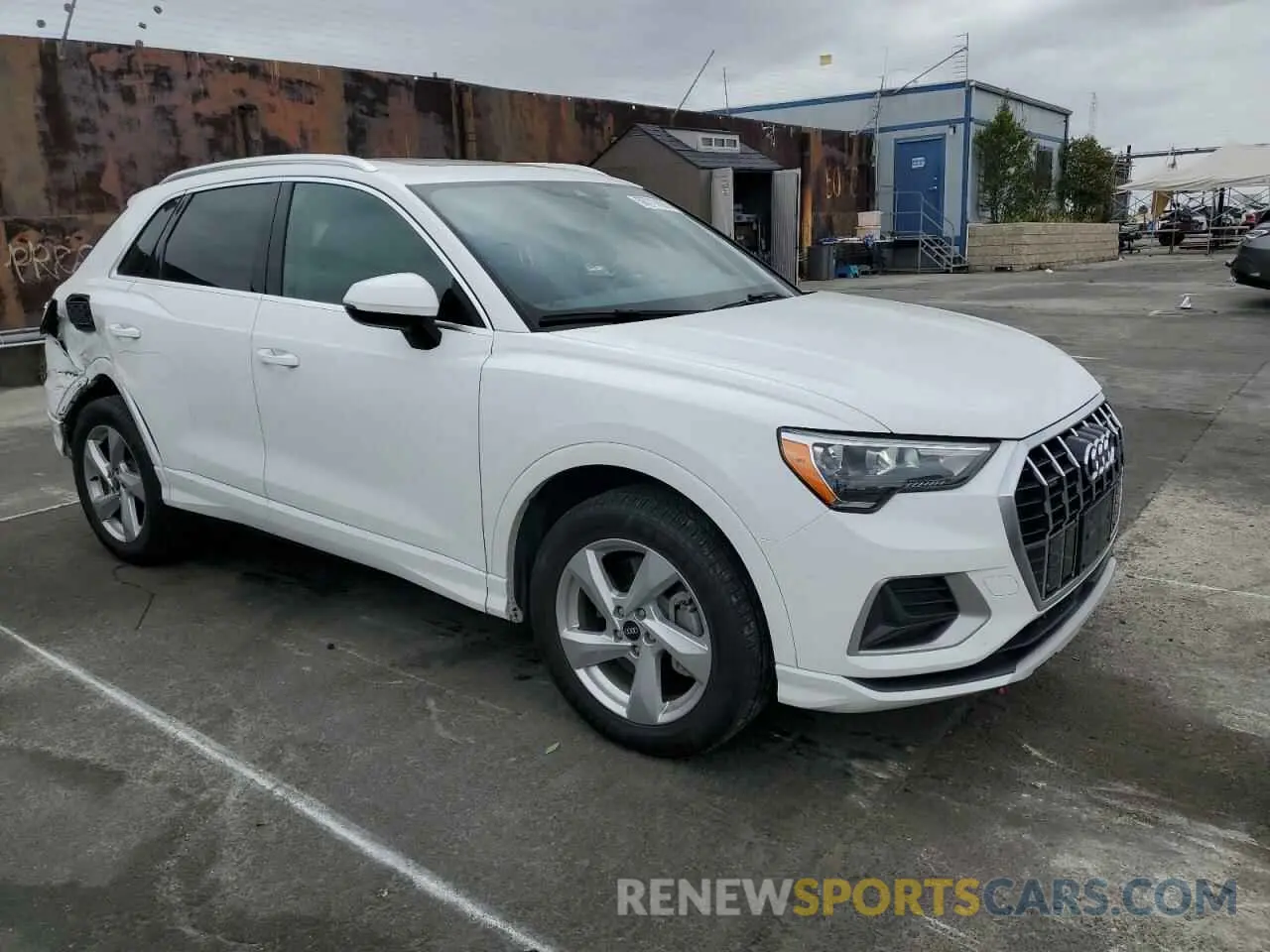 4 Photograph of a damaged car WA1AUCF39M1061658 AUDI Q3 2021