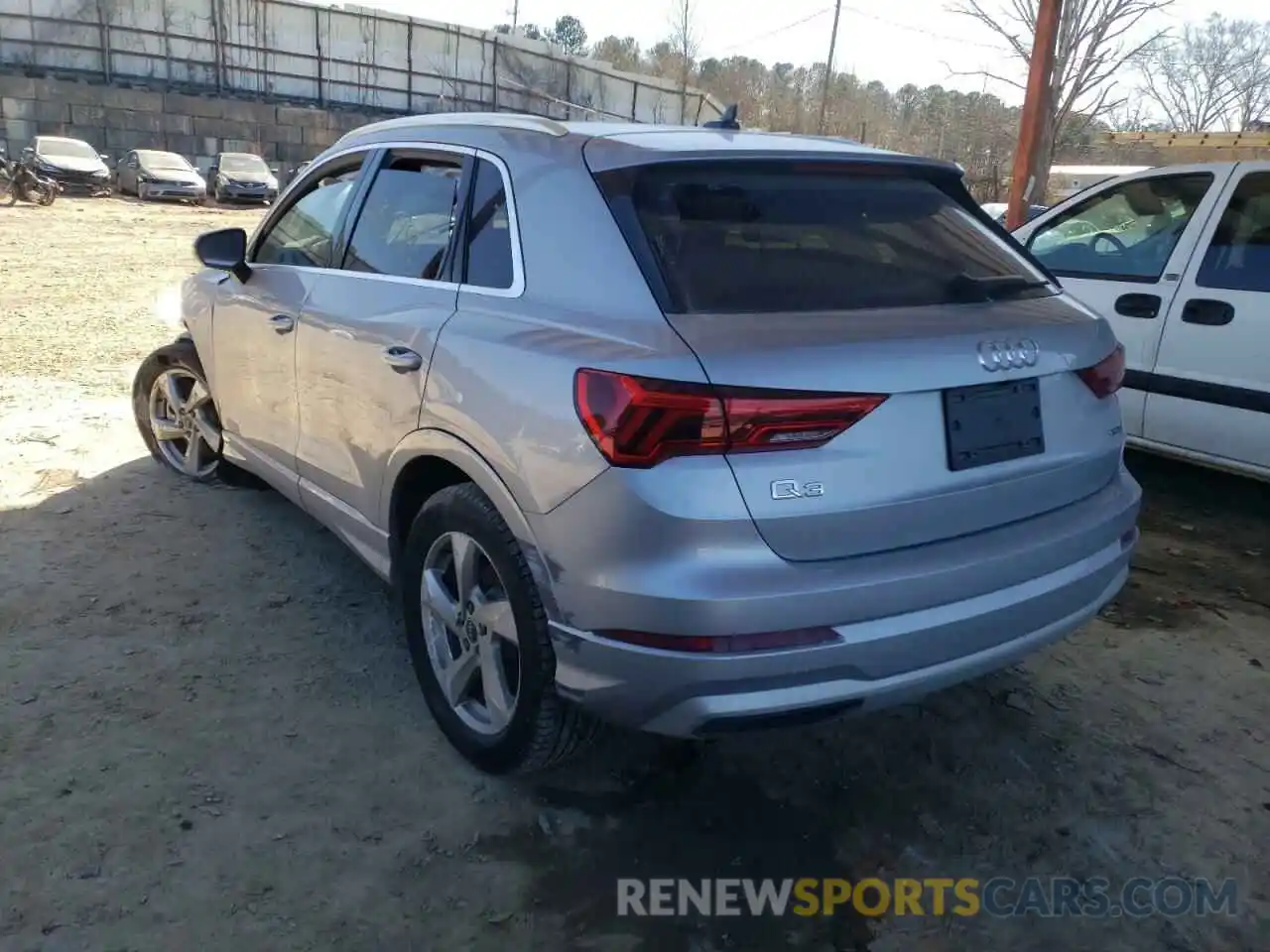 3 Photograph of a damaged car WA1AUCF39M1136875 AUDI Q3 2021