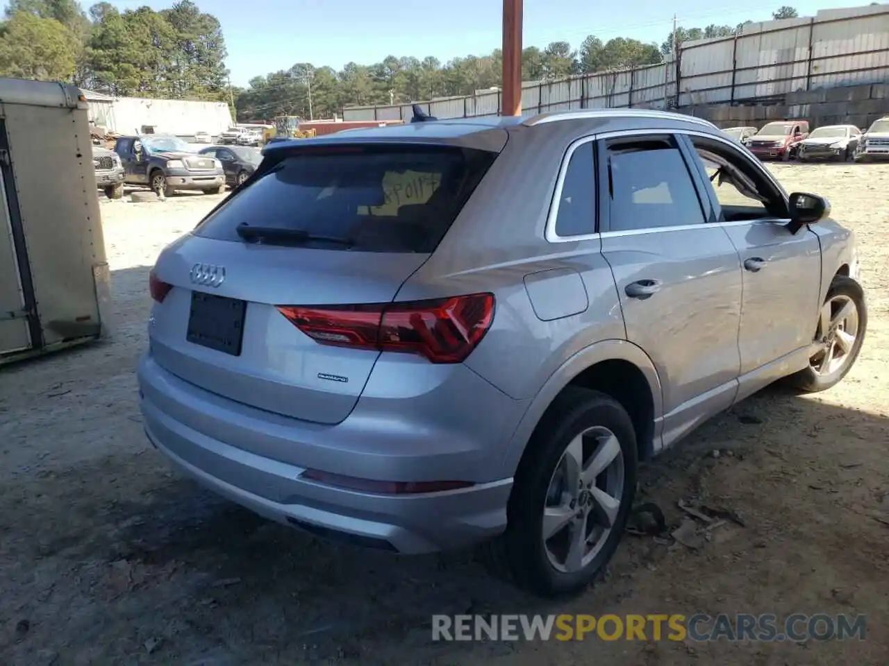 4 Photograph of a damaged car WA1AUCF39M1136875 AUDI Q3 2021