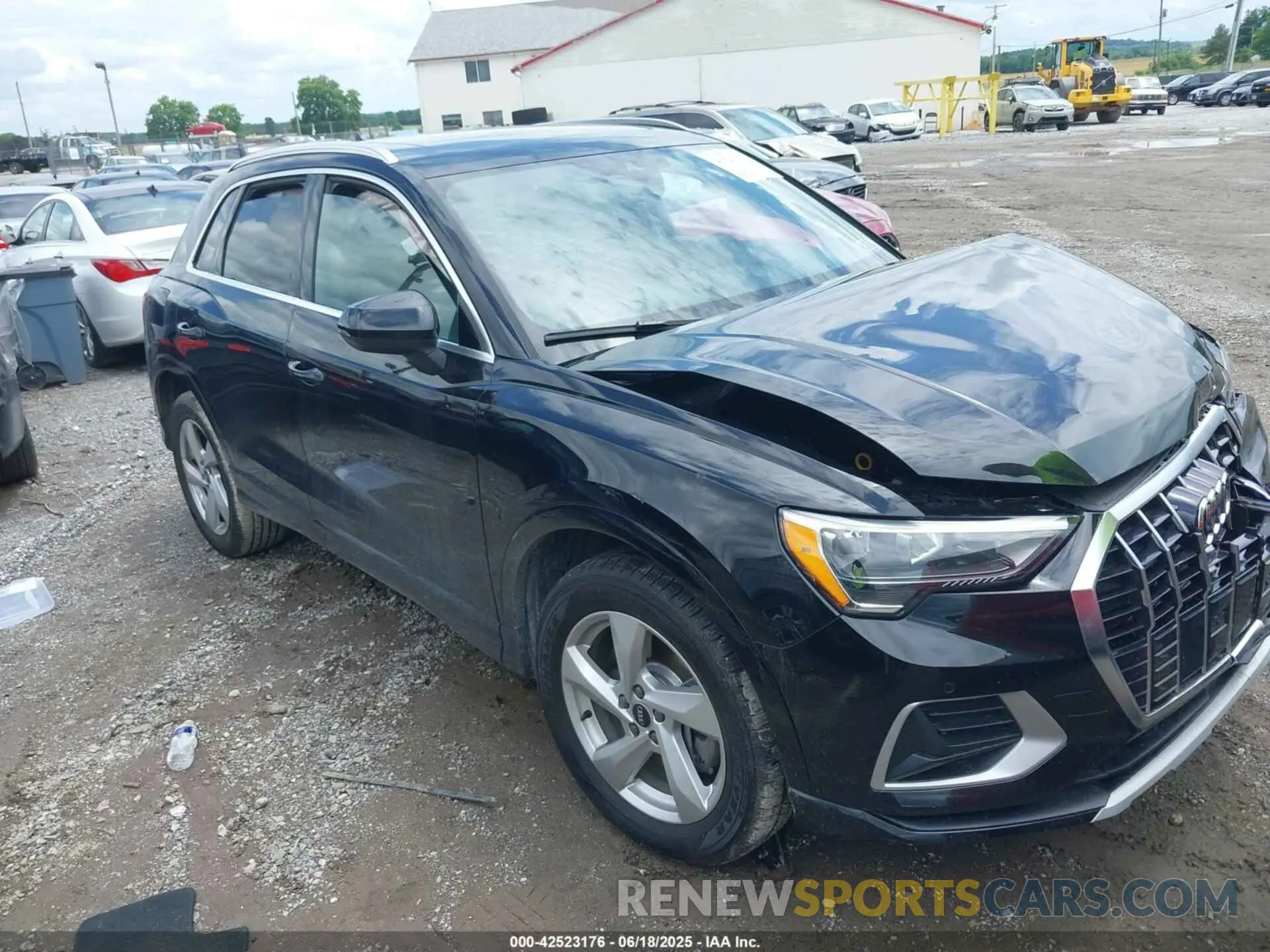 1 Photograph of a damaged car WA1AUCF39M1143549 AUDI Q3 2021