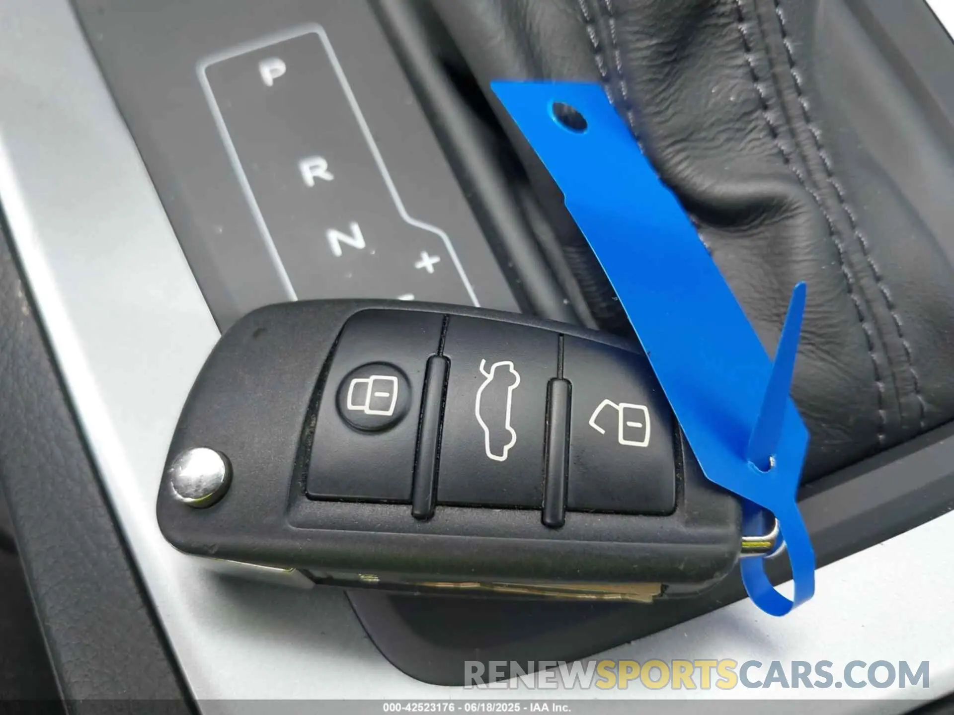 11 Photograph of a damaged car WA1AUCF39M1143549 AUDI Q3 2021