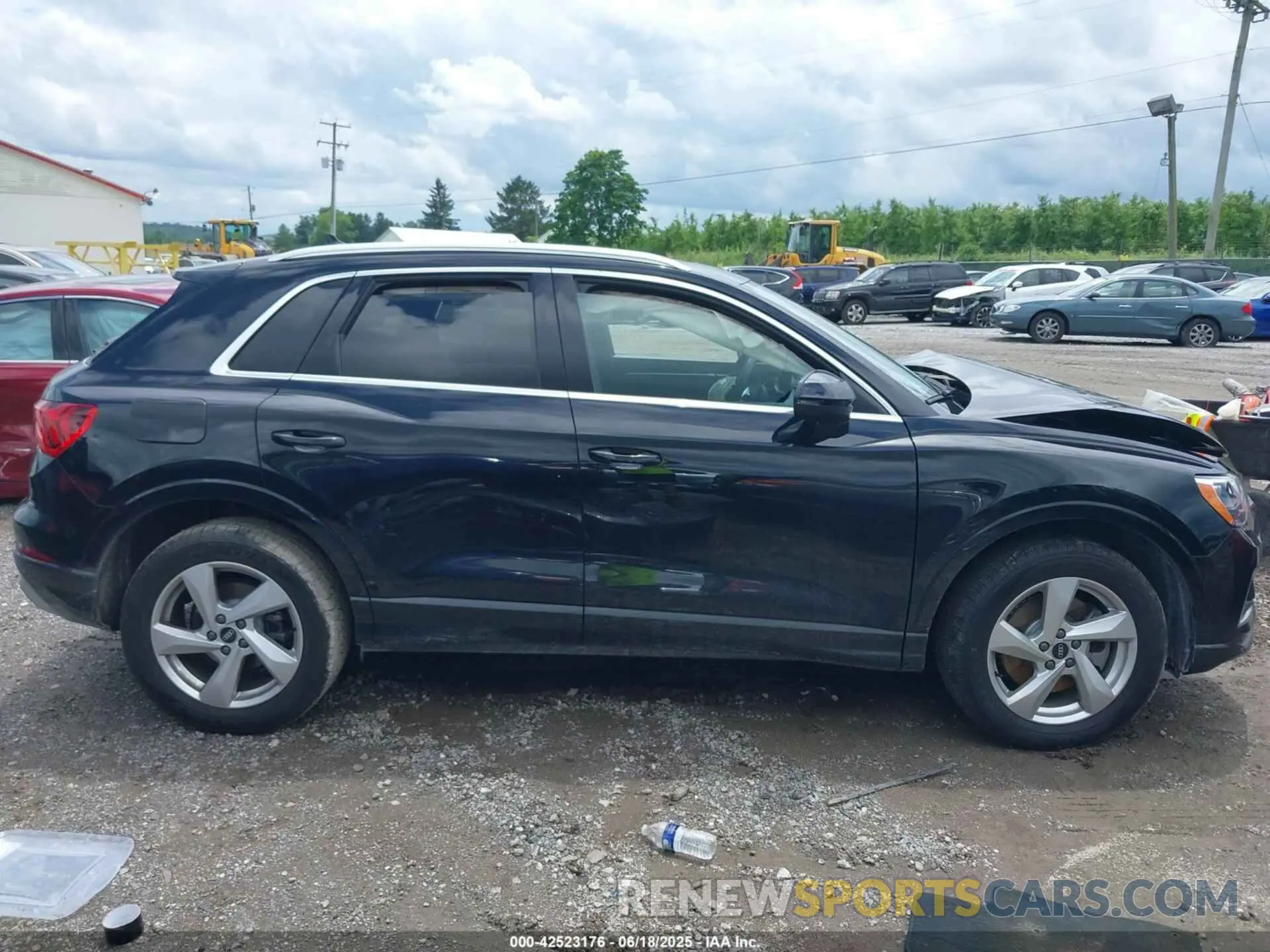 13 Photograph of a damaged car WA1AUCF39M1143549 AUDI Q3 2021