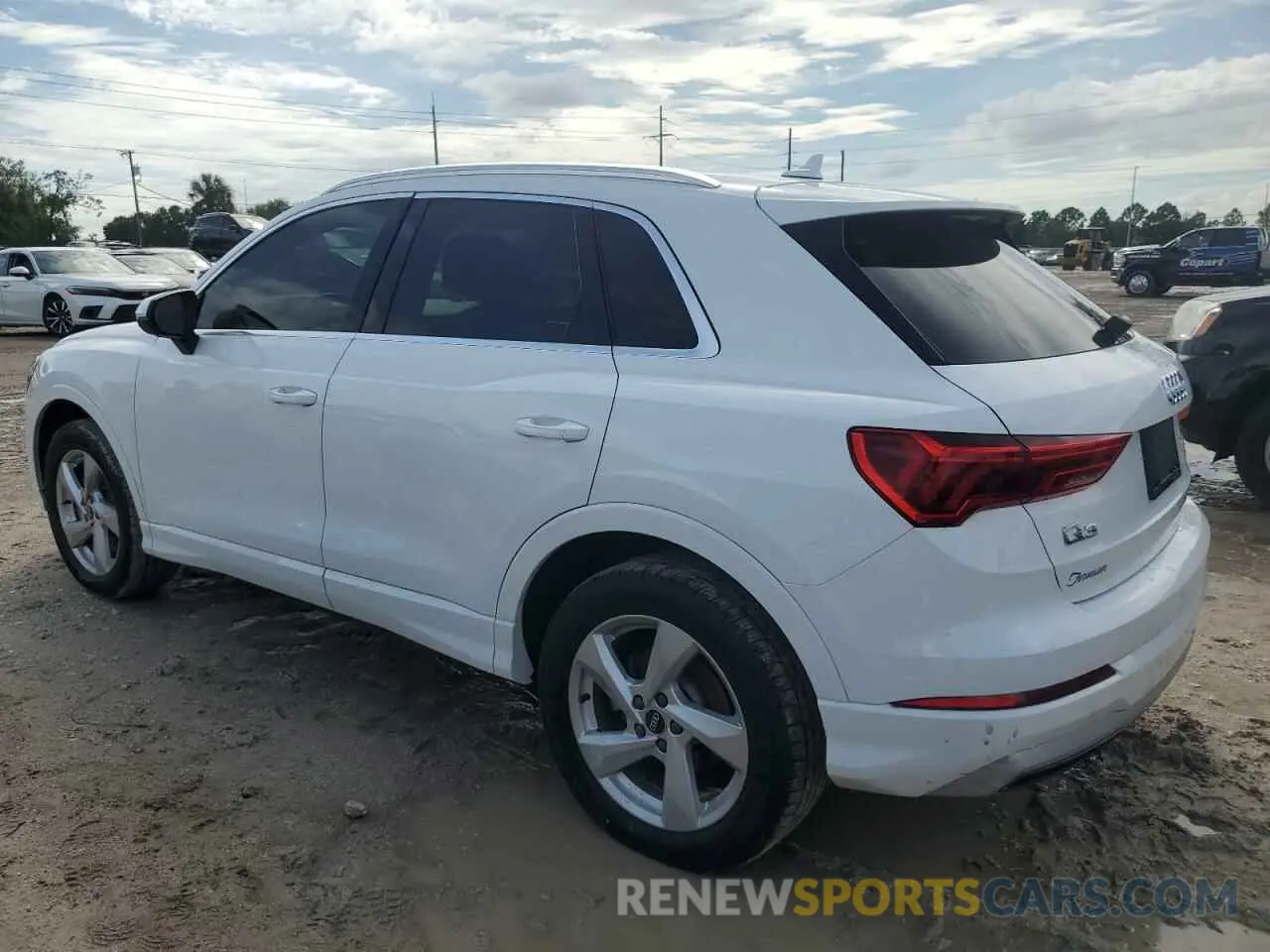 2 Photograph of a damaged car WA1AUCF3XM1063001 AUDI Q3 2021