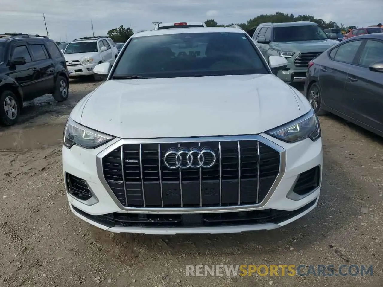 5 Photograph of a damaged car WA1AUCF3XM1063001 AUDI Q3 2021