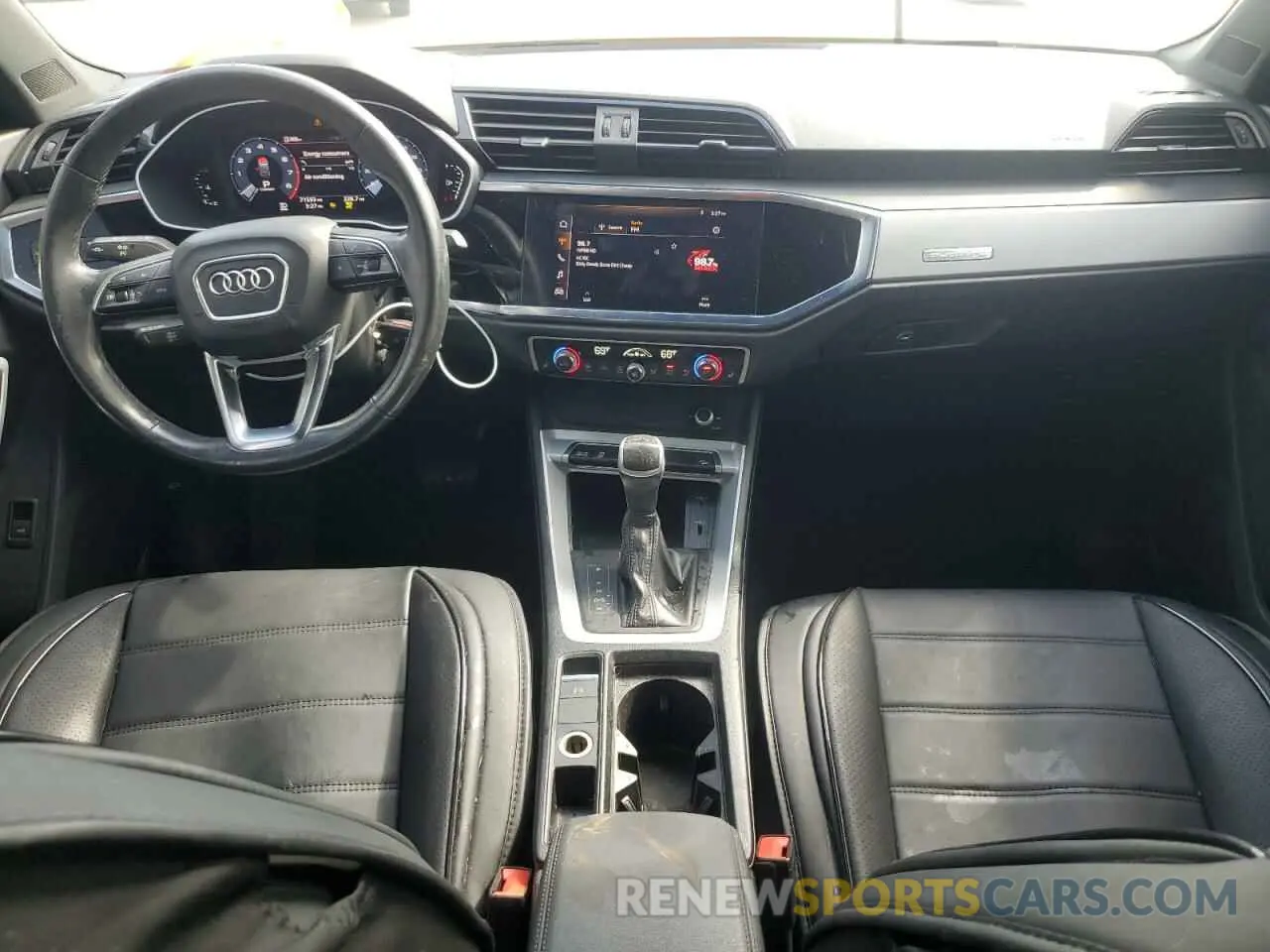 8 Photograph of a damaged car WA1AUCF3XM1063001 AUDI Q3 2021