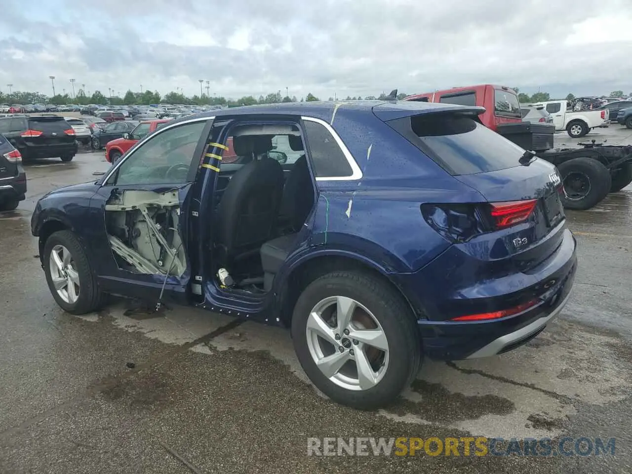 2 Photograph of a damaged car WA1AUCF3XM1120717 AUDI Q3 2021