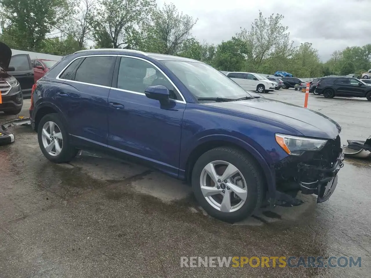 4 Photograph of a damaged car WA1AUCF3XM1120717 AUDI Q3 2021