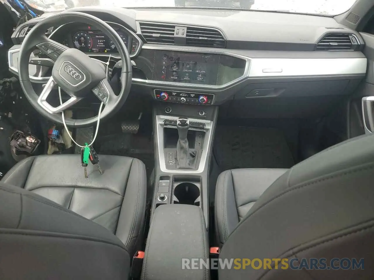 8 Photograph of a damaged car WA1AUCF3XM1120717 AUDI Q3 2021