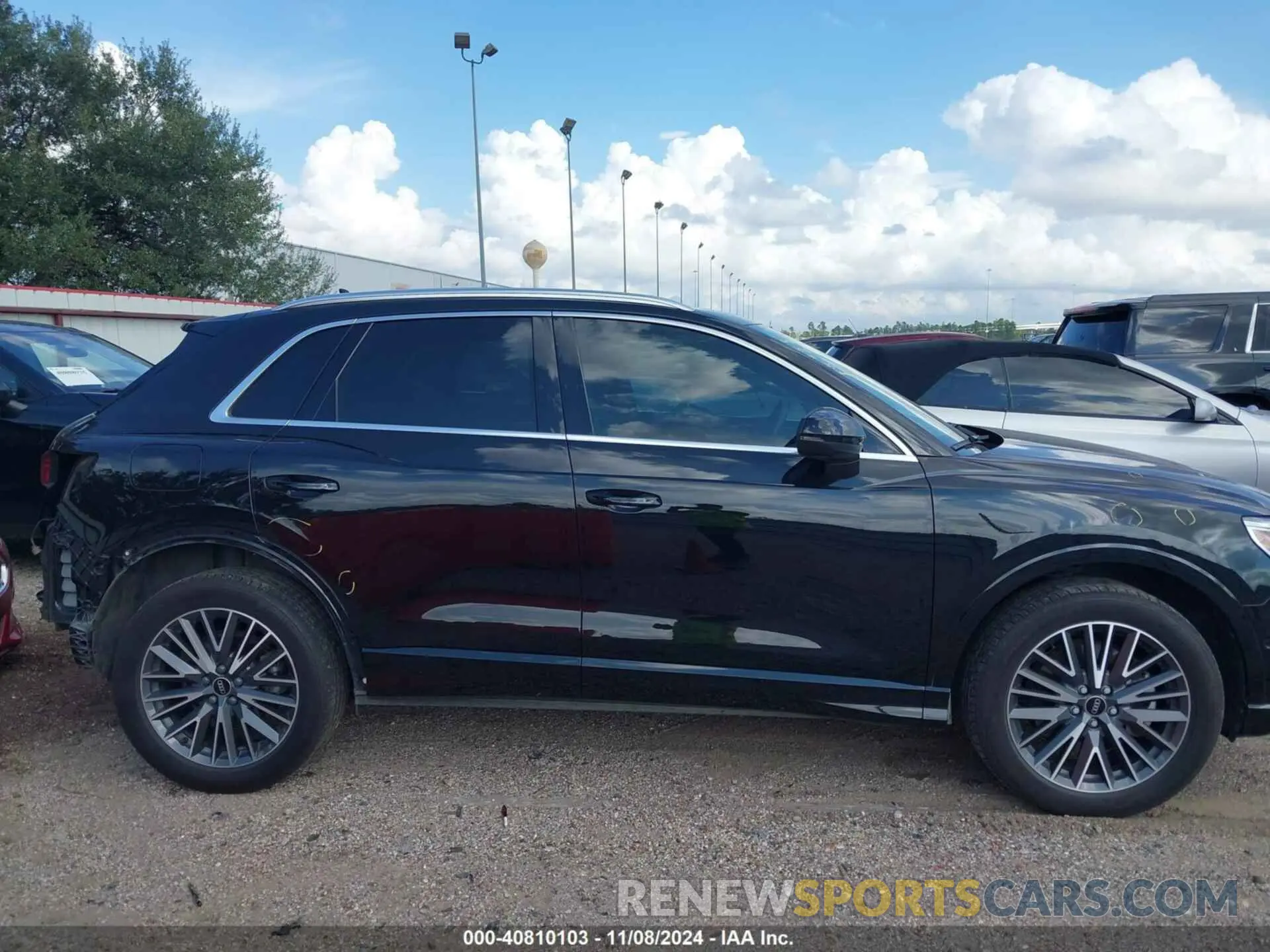 14 Photograph of a damaged car WA1BUCF35M1086383 AUDI Q3 2021
